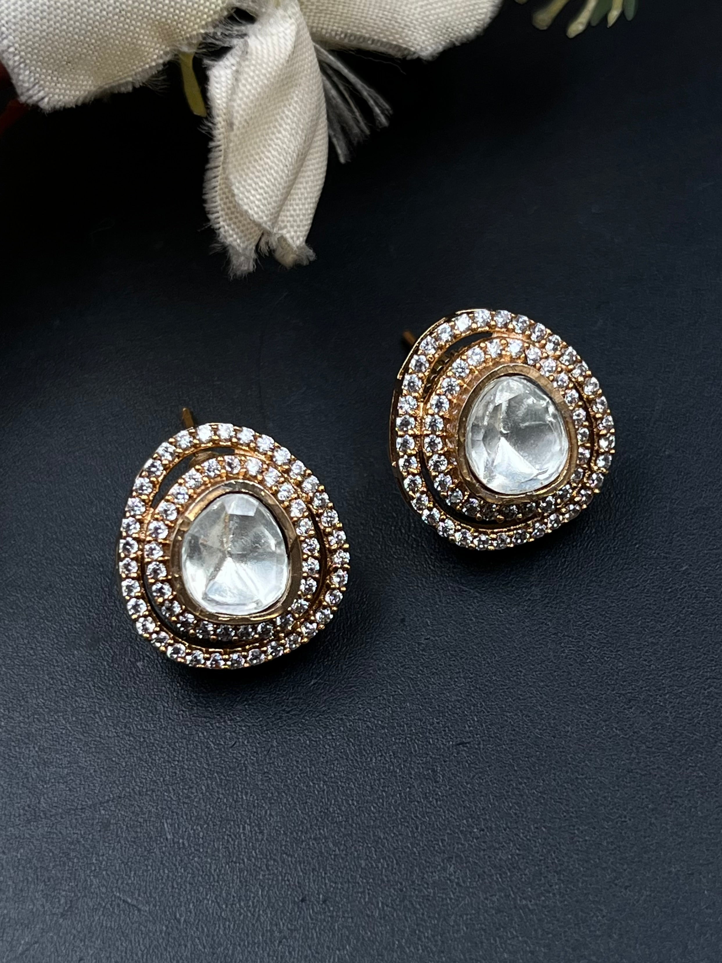 RAINA PENDANT