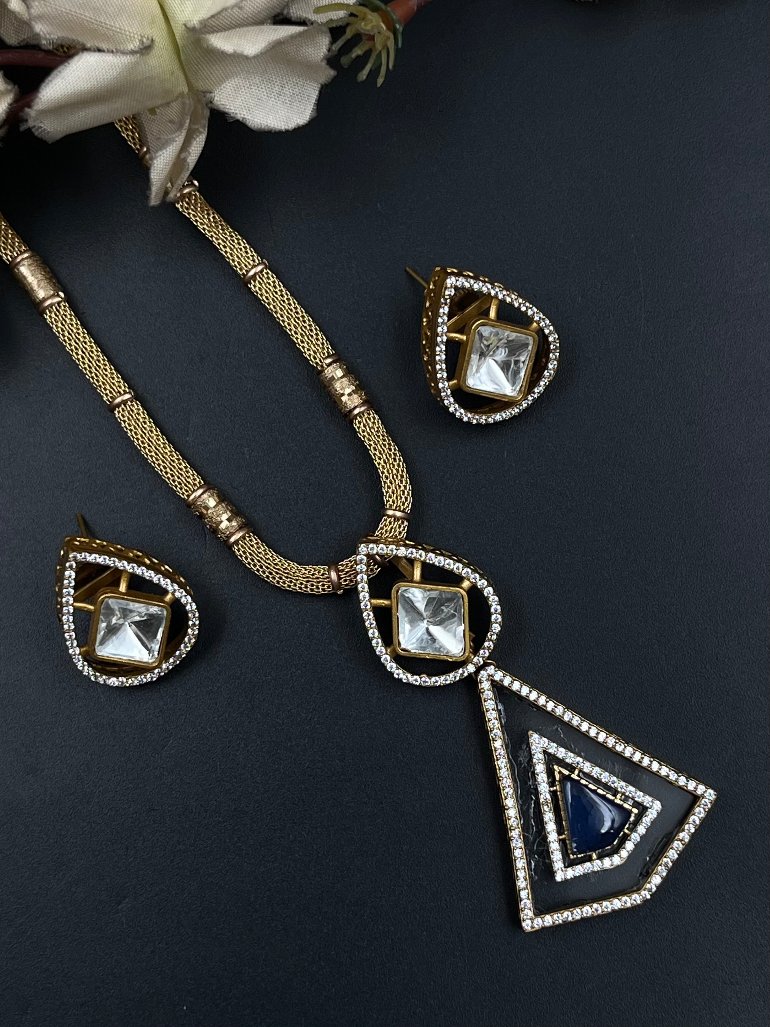 NAJMA PENDANT