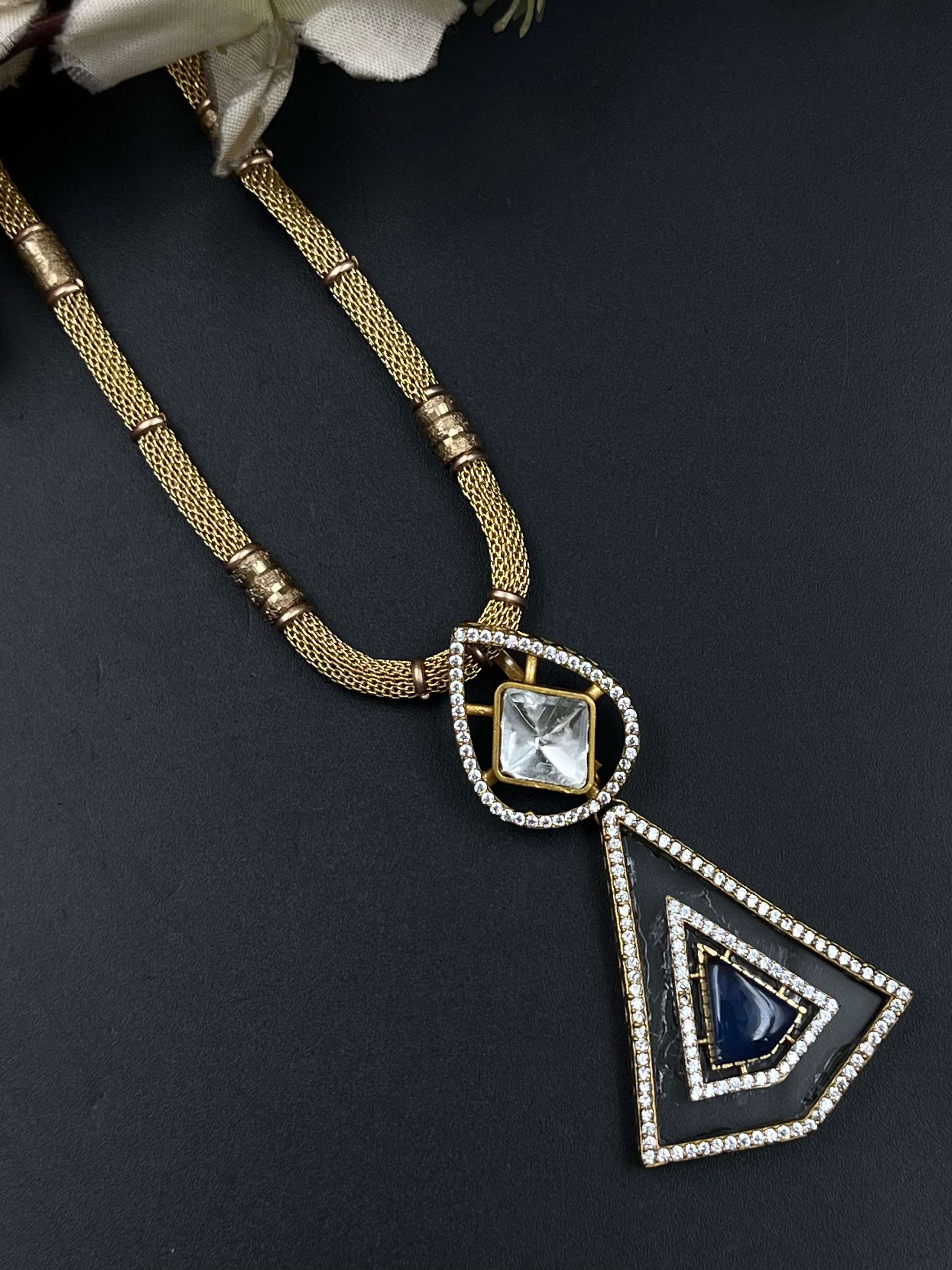 NAJMA PENDANT
