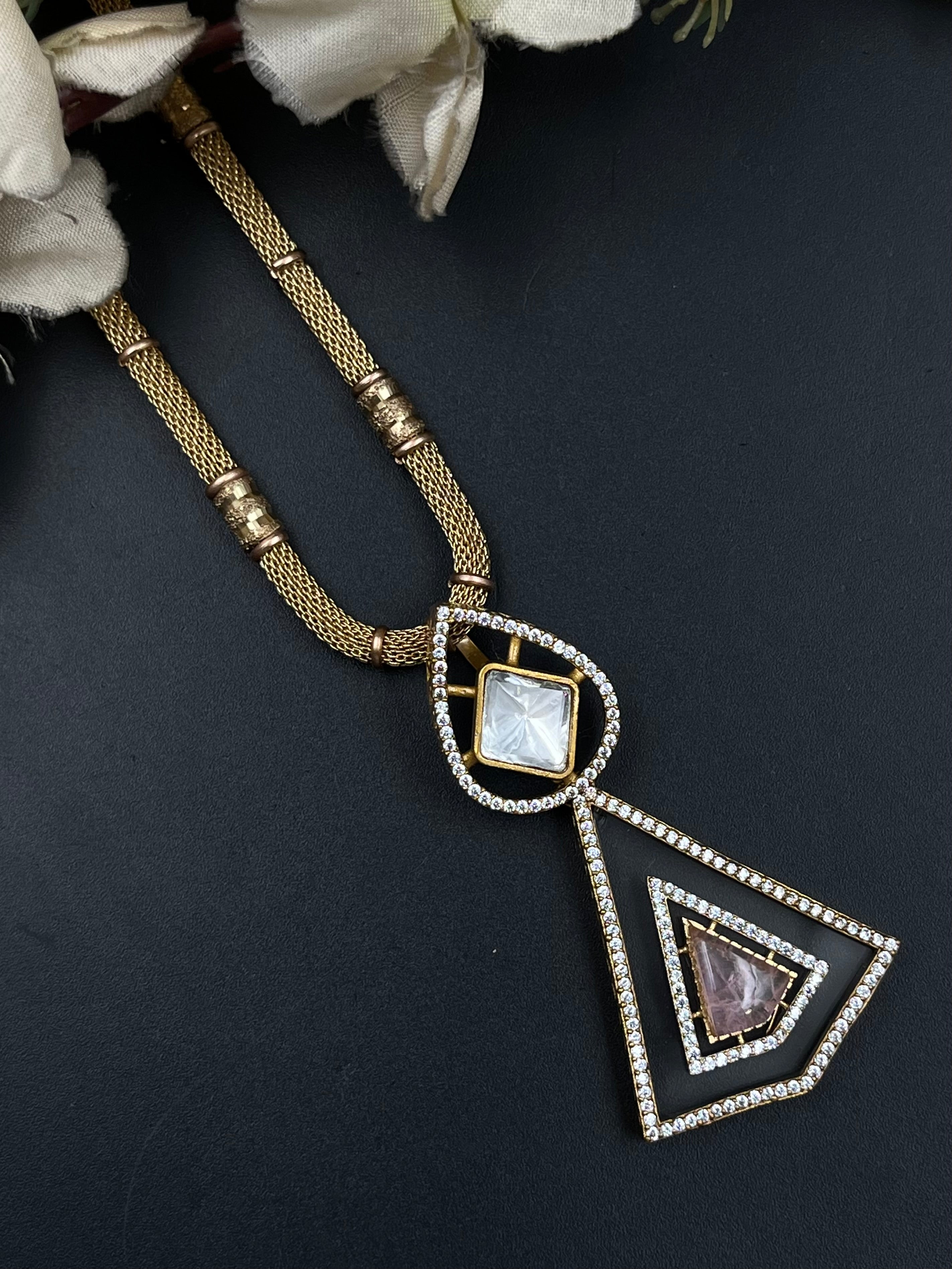 NAJMA PENDANT
