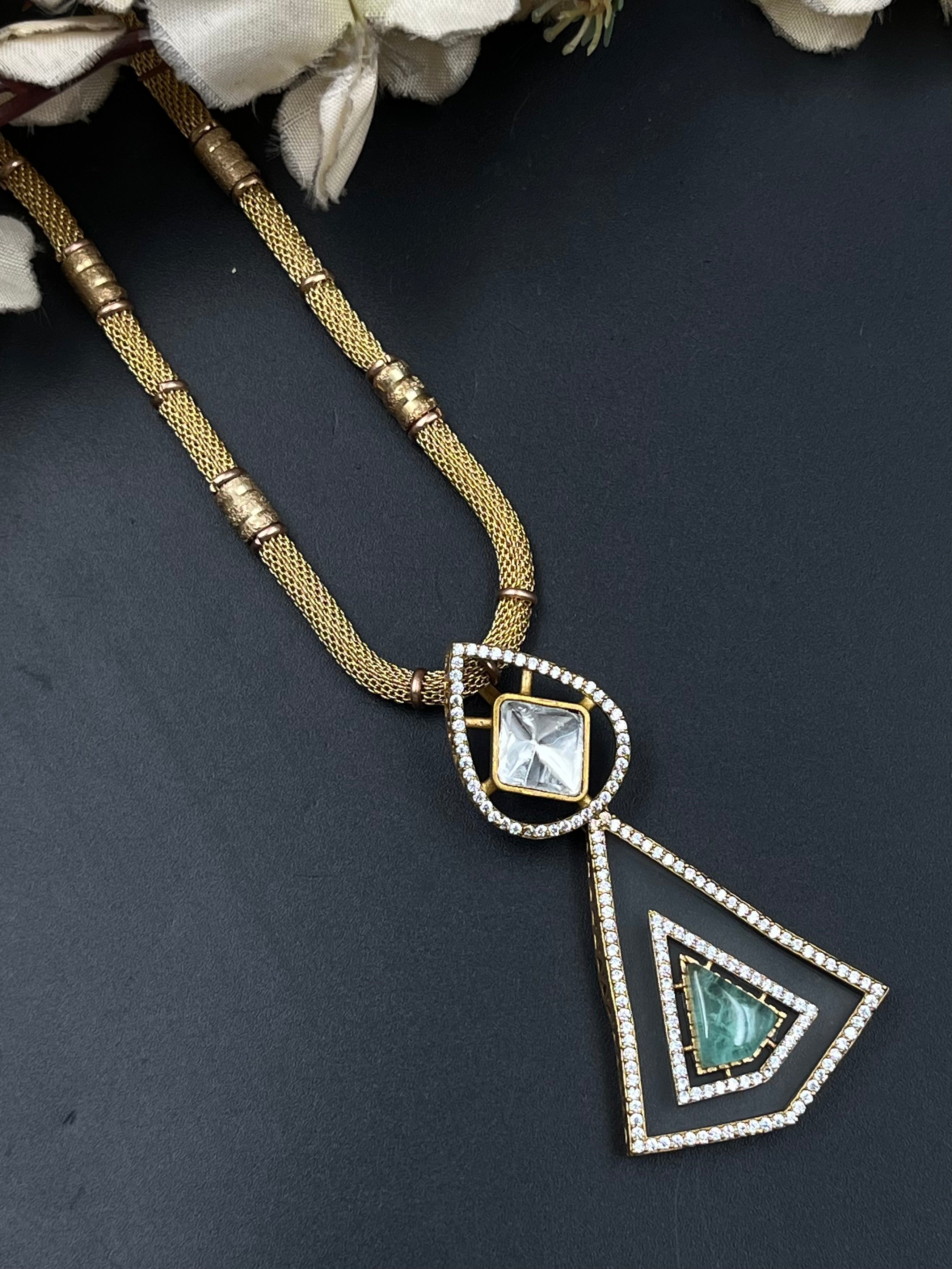 NAJMA PENDANT