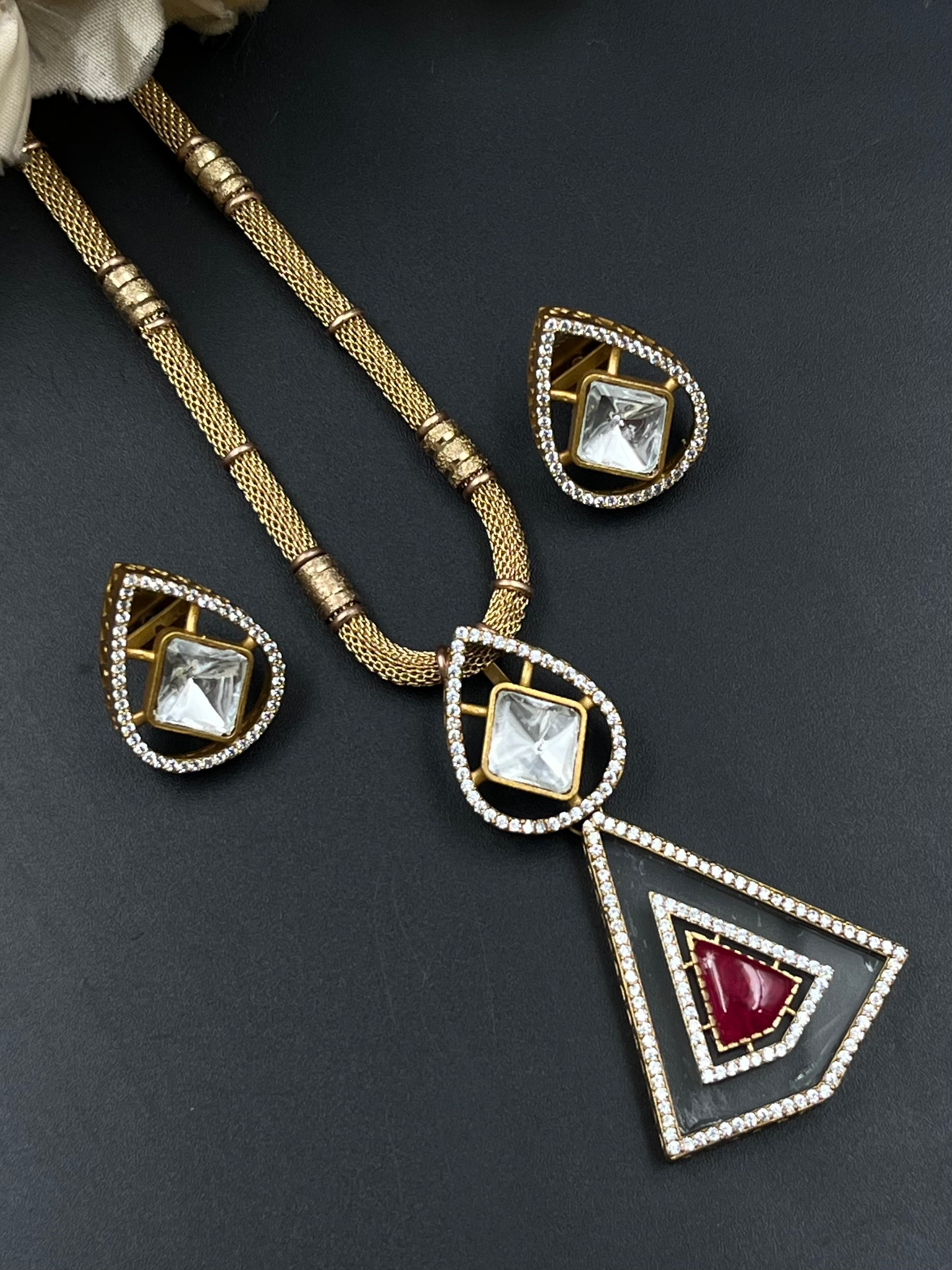 NAJMA PENDANT