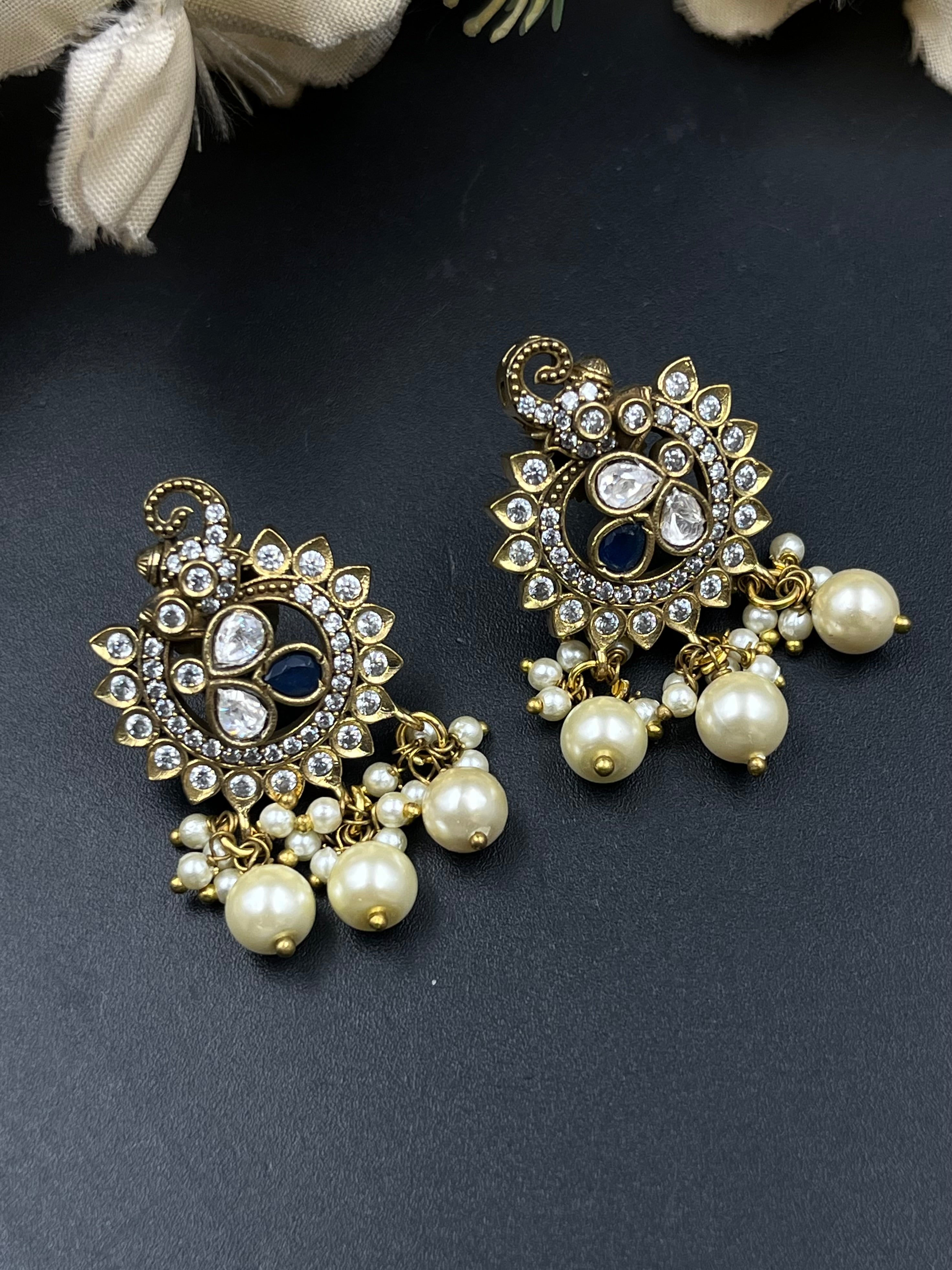 SAFIYA PENDANT