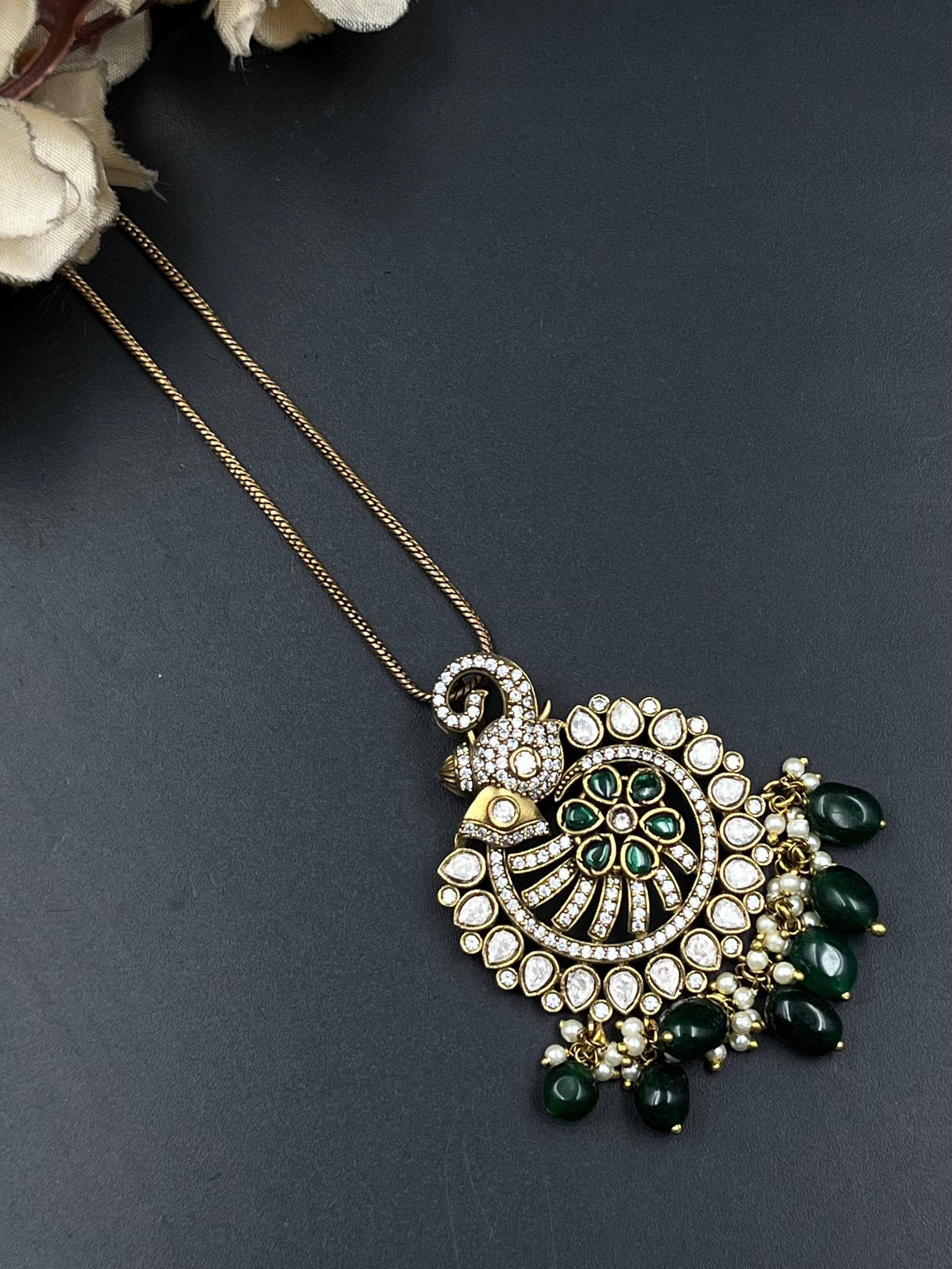 SAFIYA PENDANT