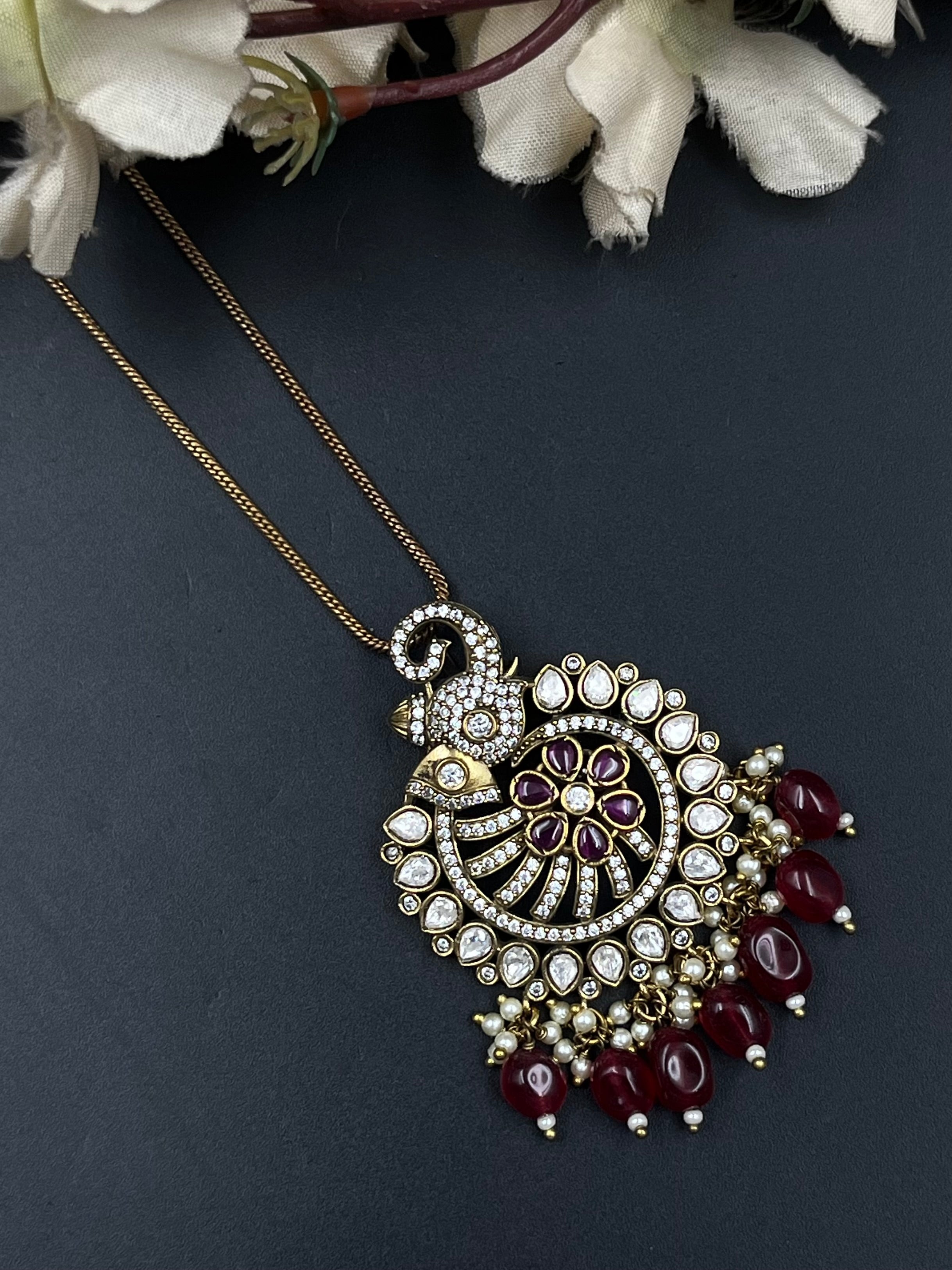 SAFIYA PENDANT