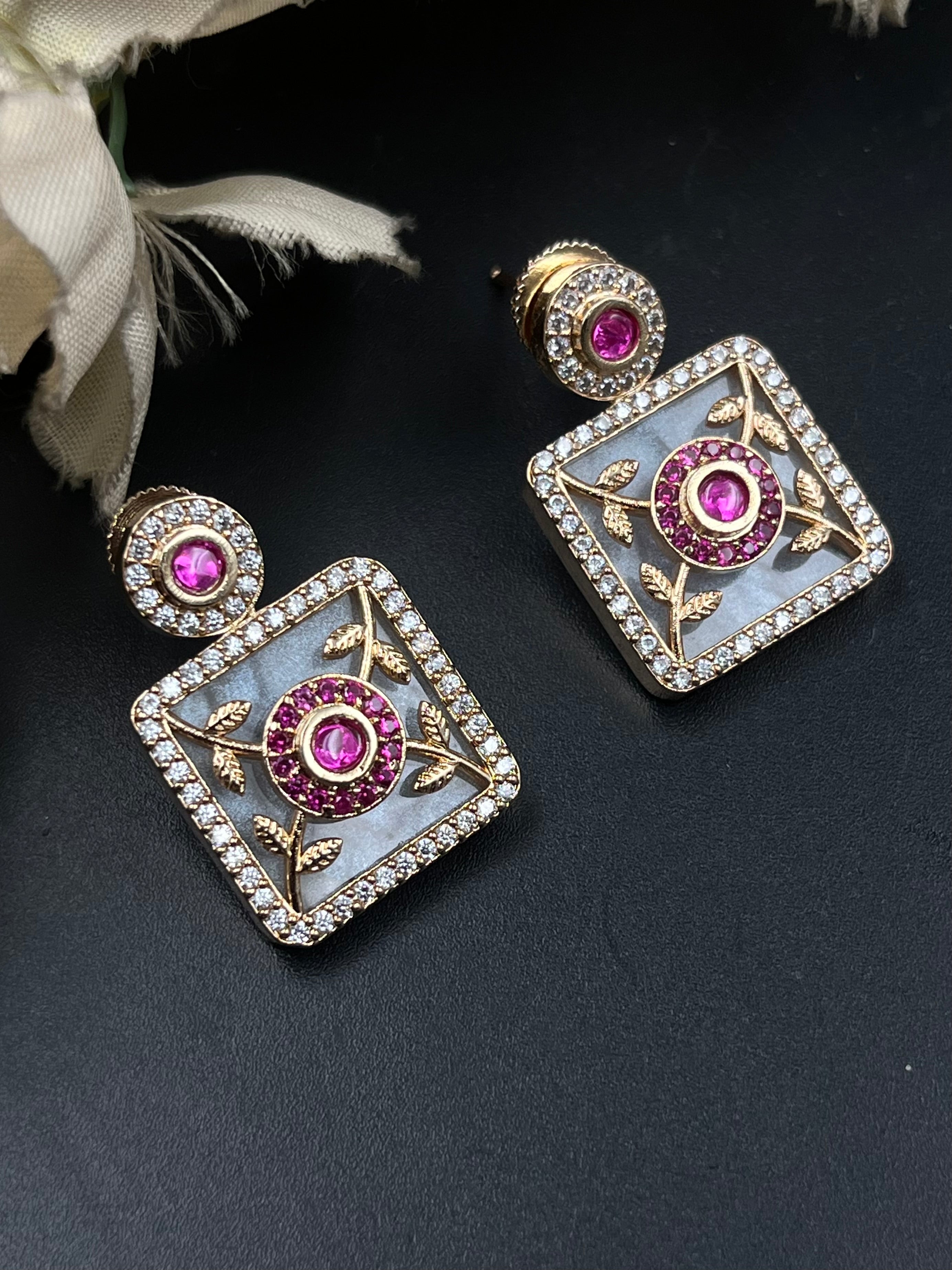 BASMA PENDANT
