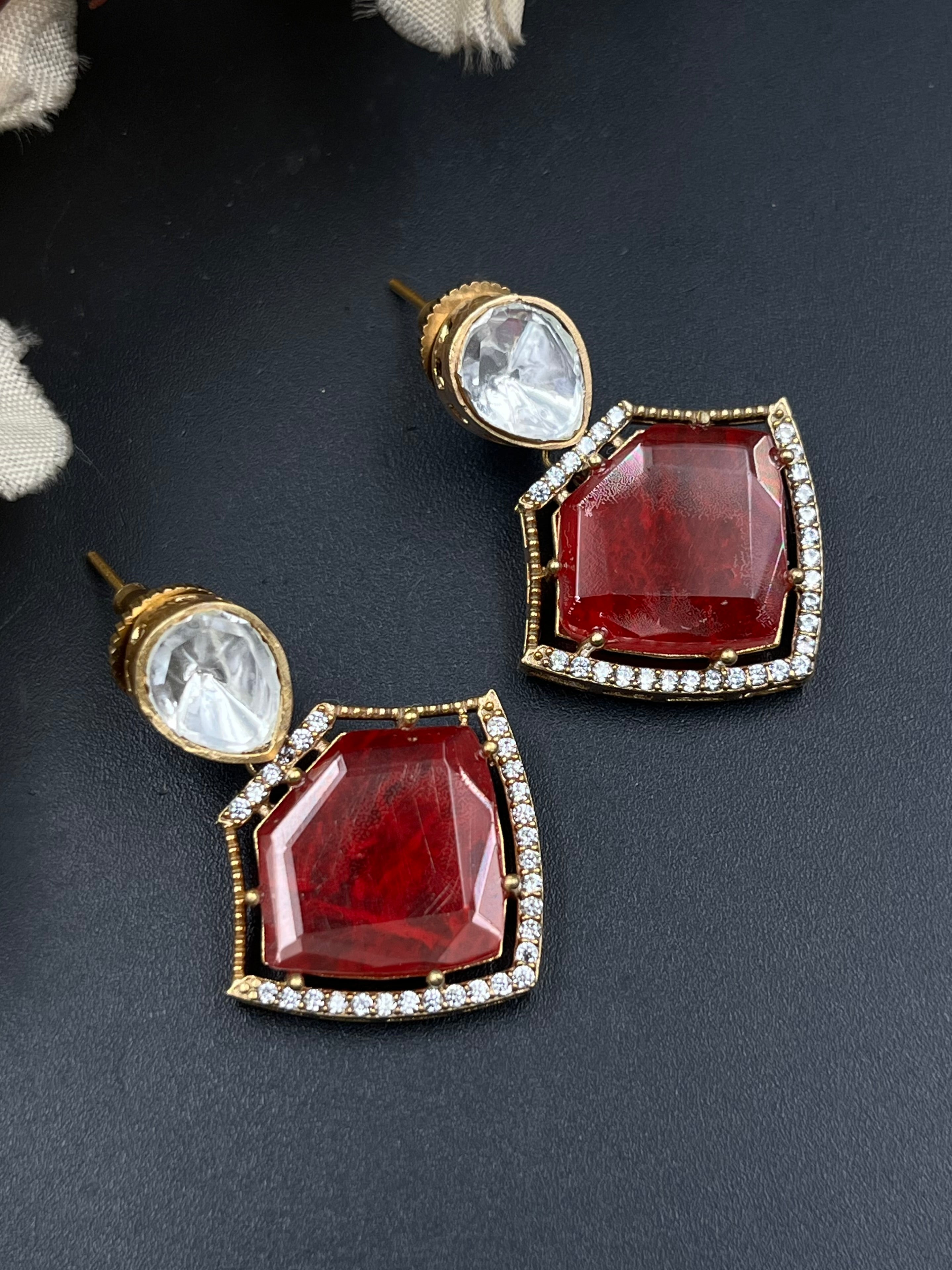 RANYA PENDANT