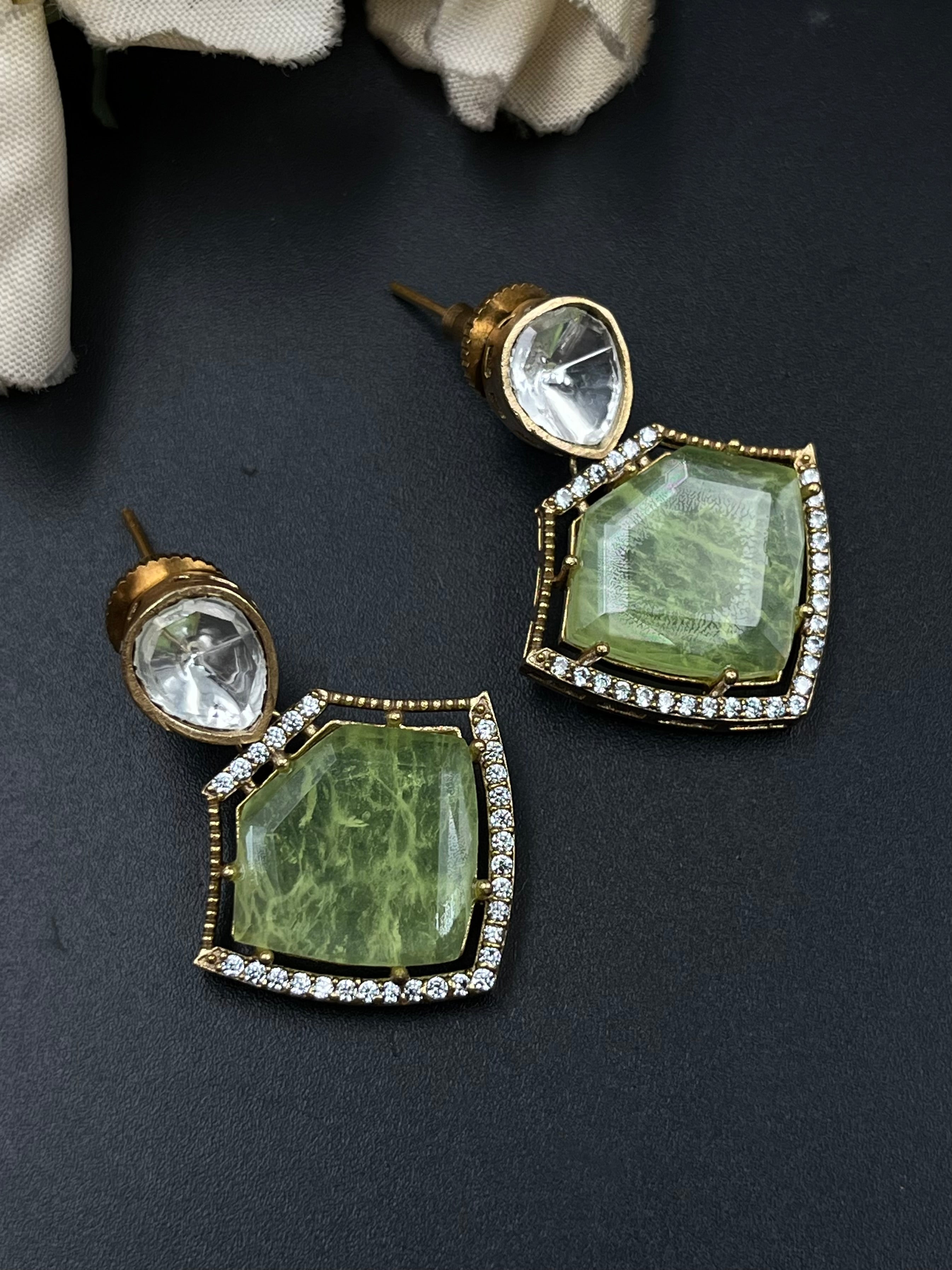 RANYA PENDANT