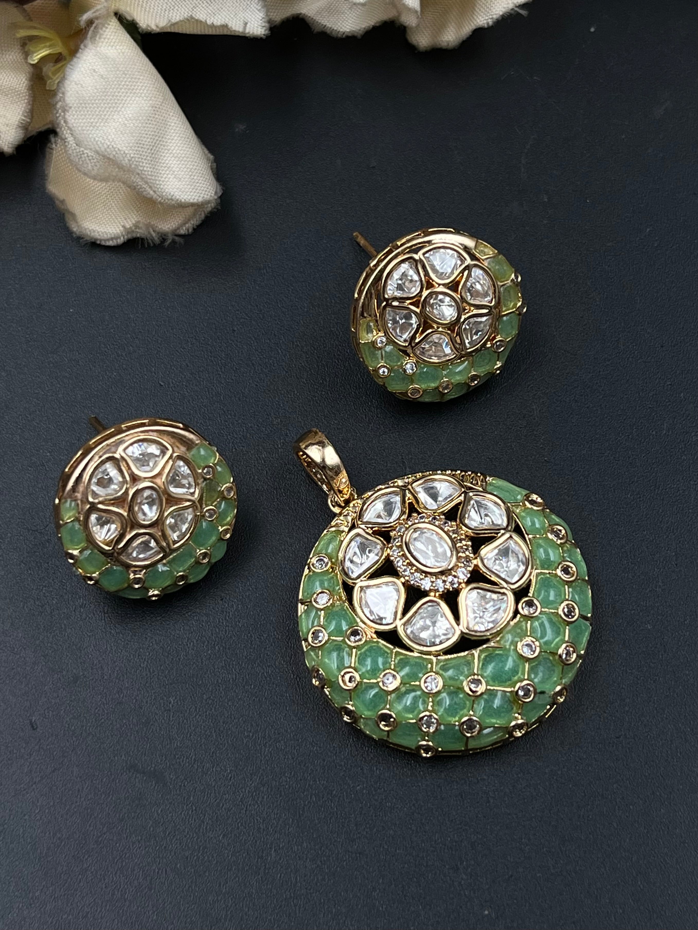 ARWA PENDANT