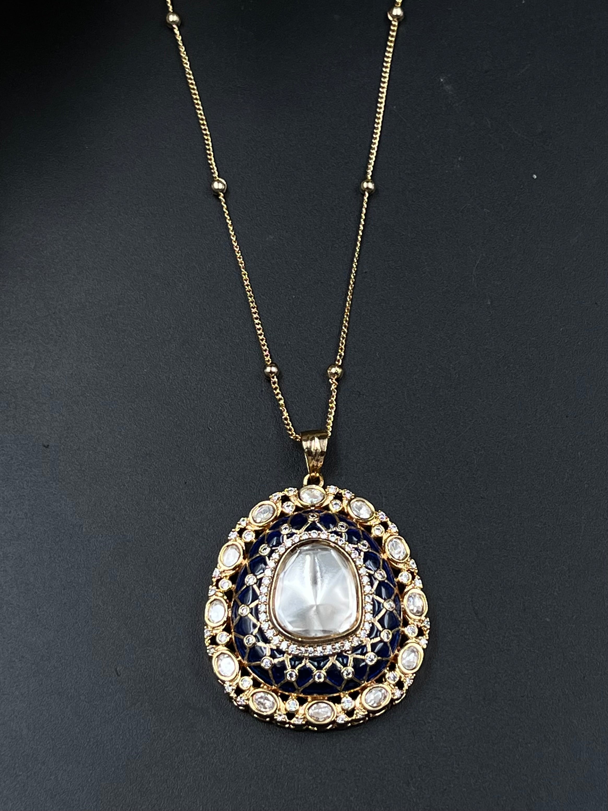 YUSRA PENDANT
