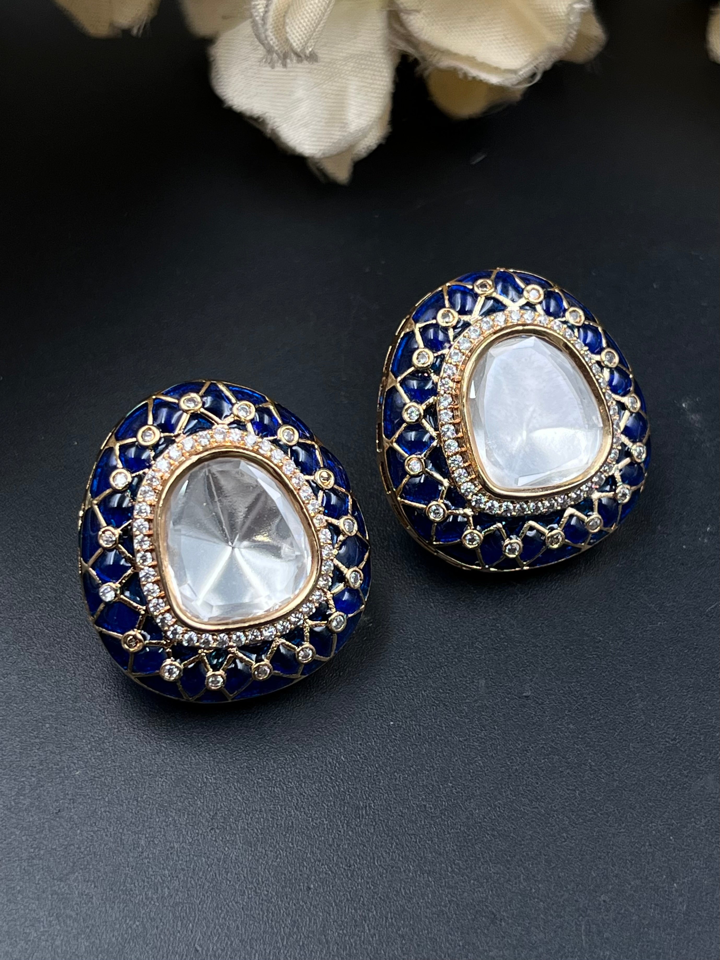 YUSRA PENDANT