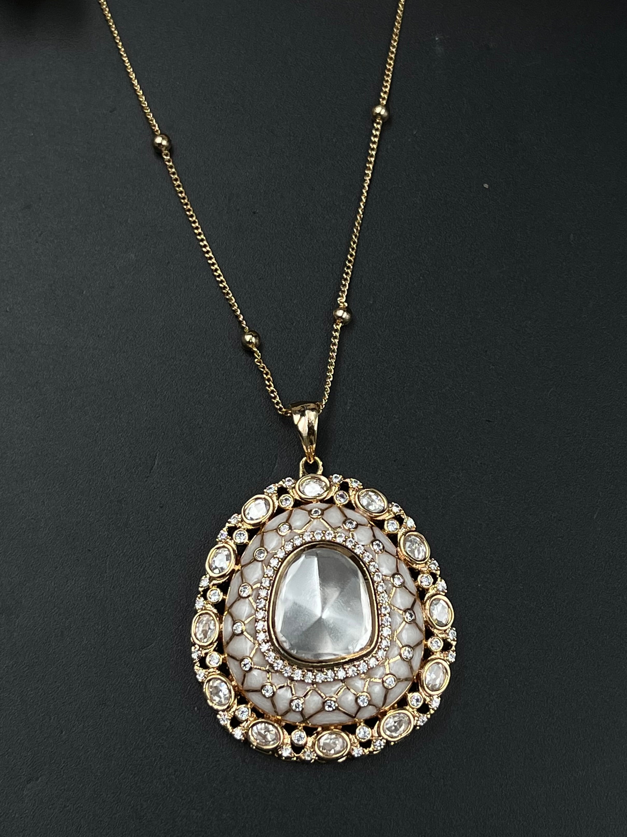 YUSRA PENDANT