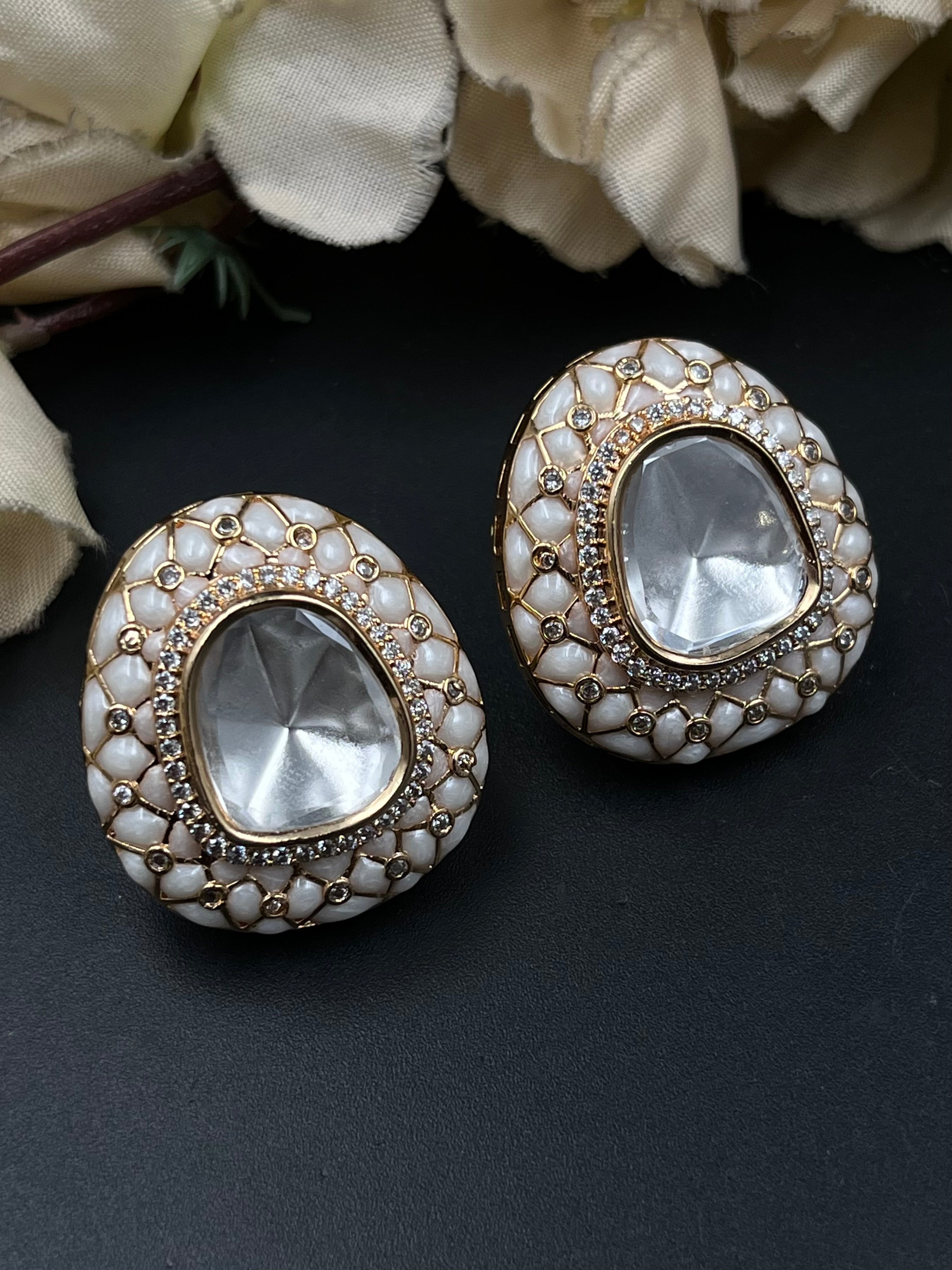 YUSRA PENDANT