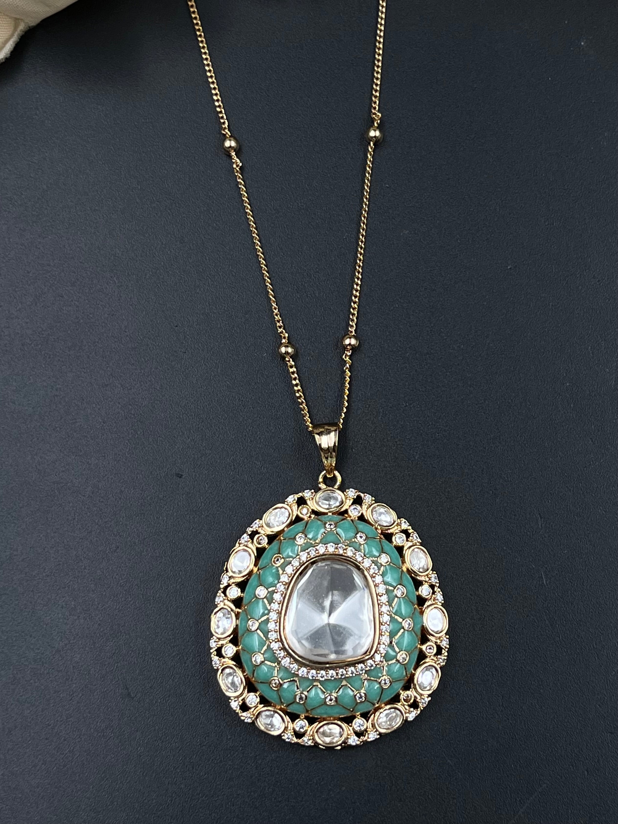YUSRA PENDANT