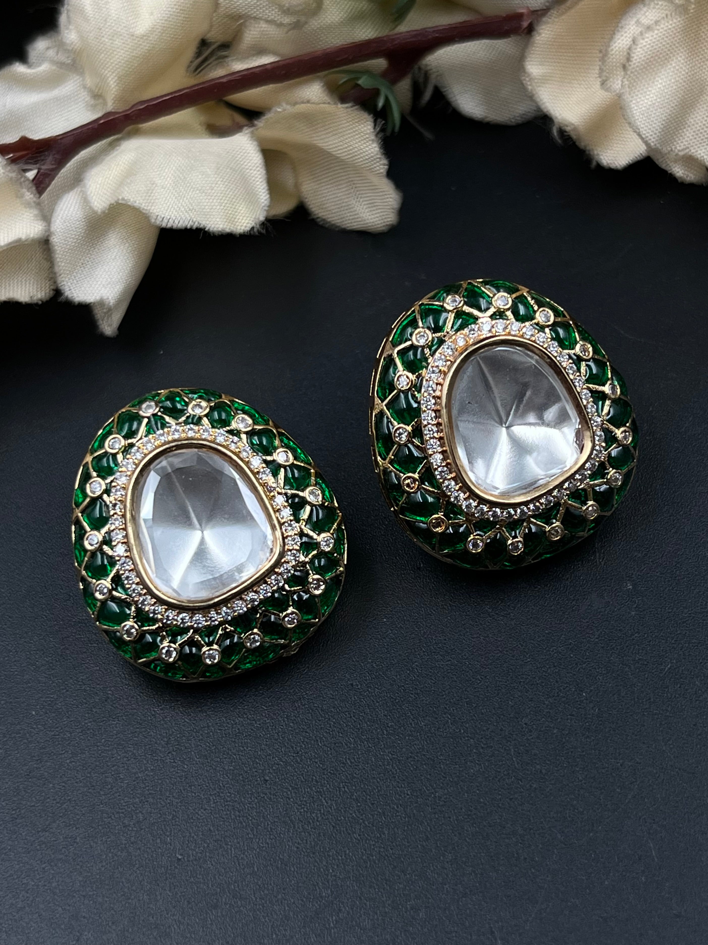 YUSRA PENDANT