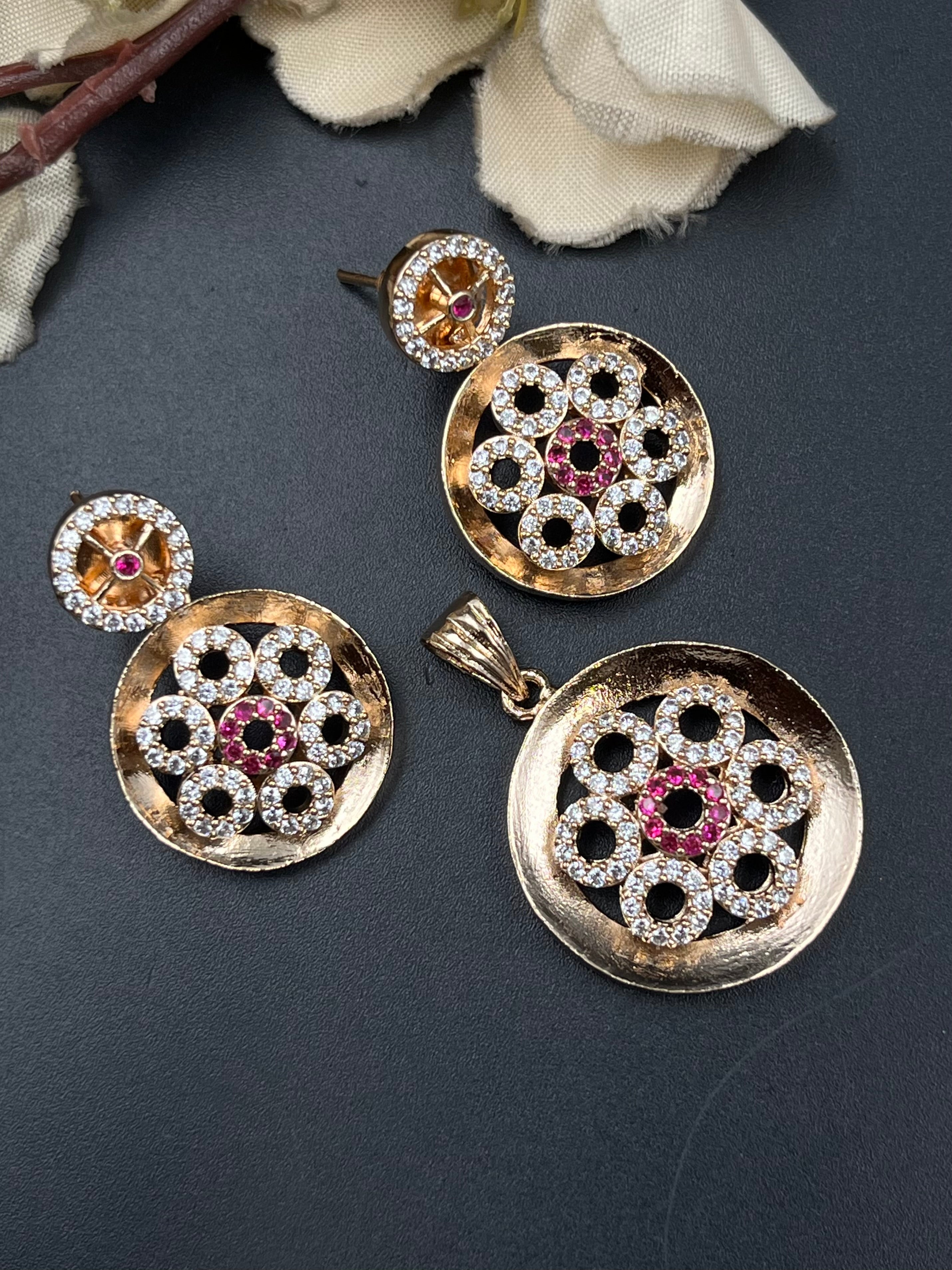ASIYA PENDANT