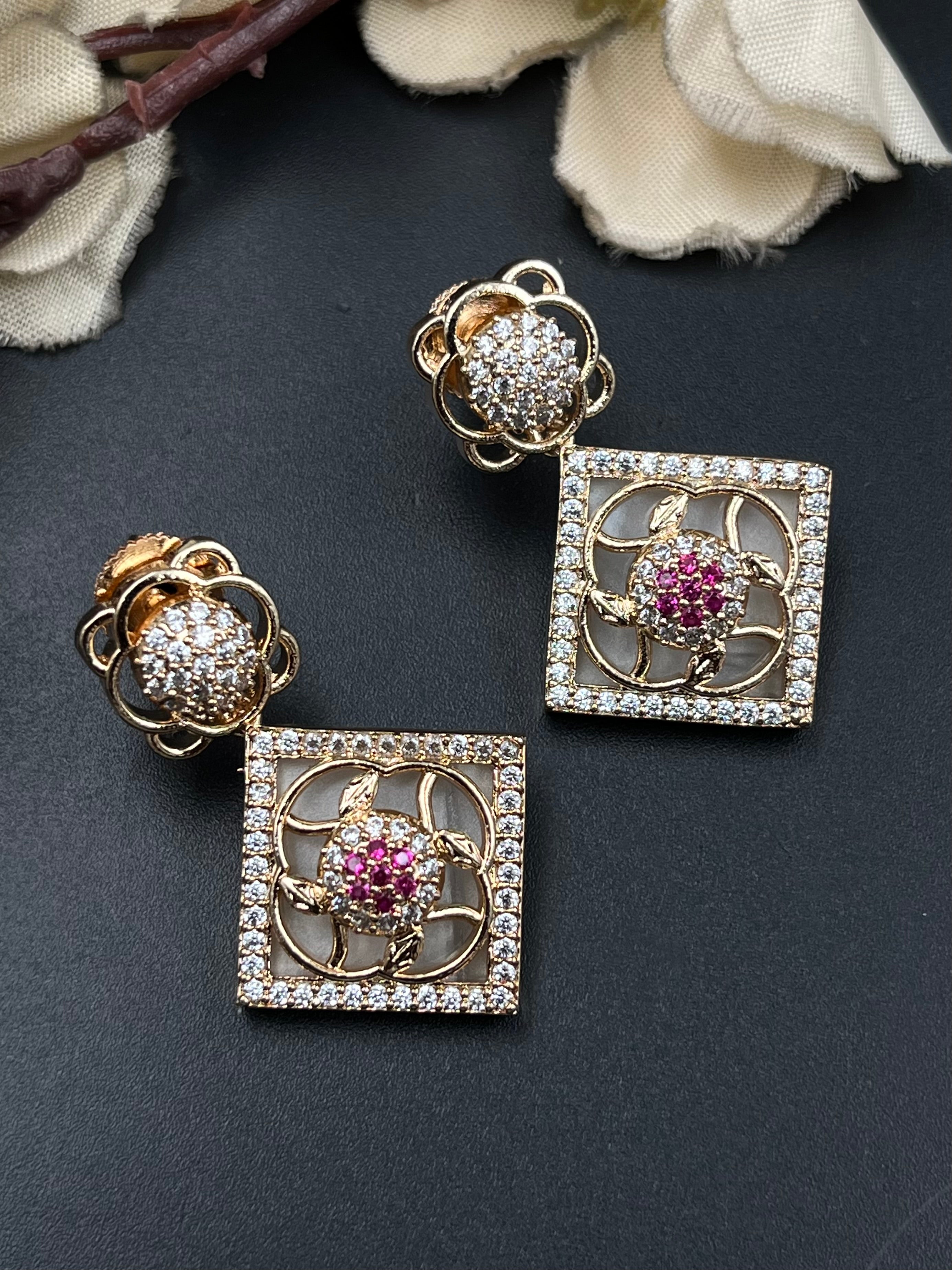 ASRA PENDANT