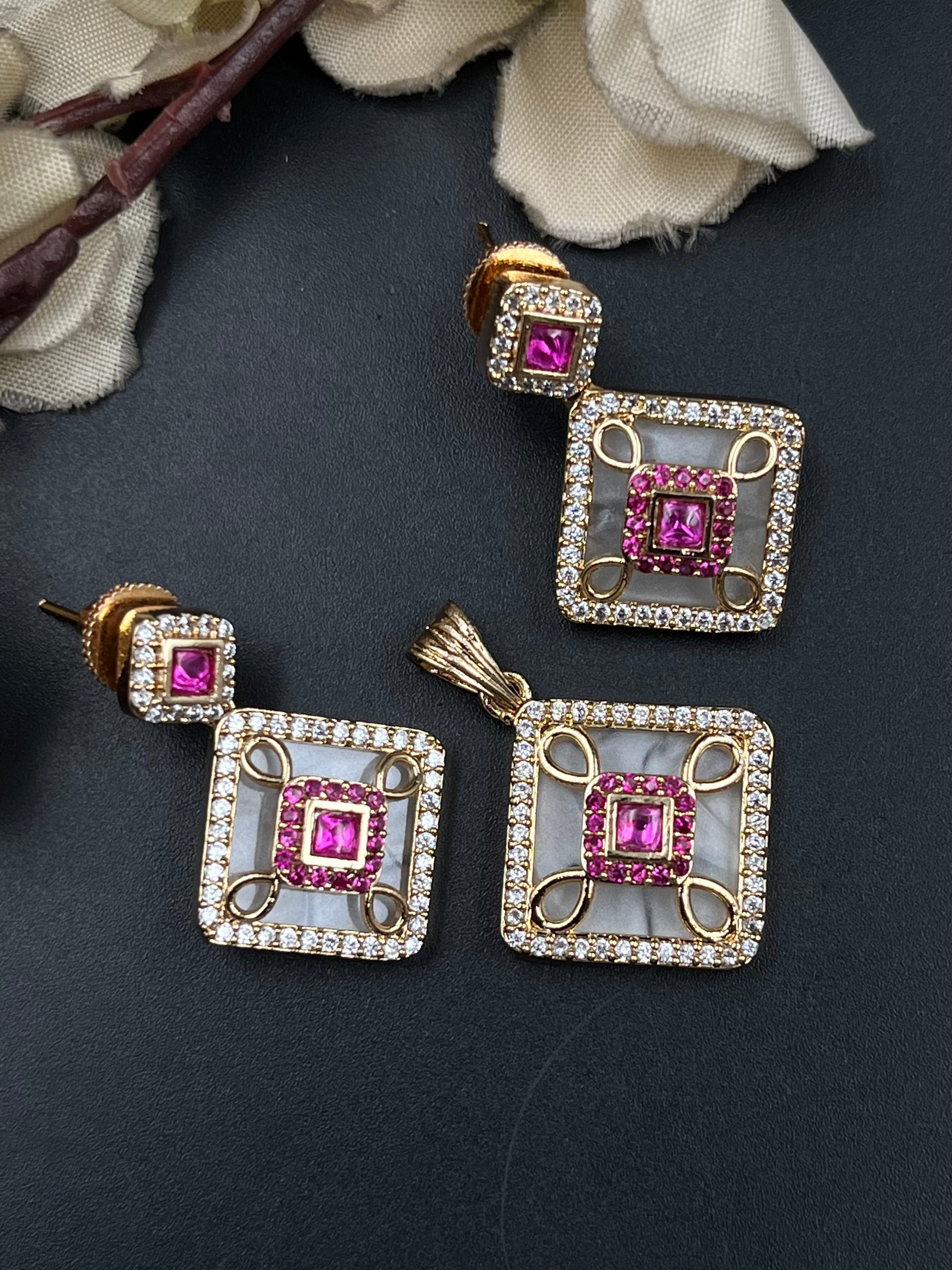 HIYA PENDANT