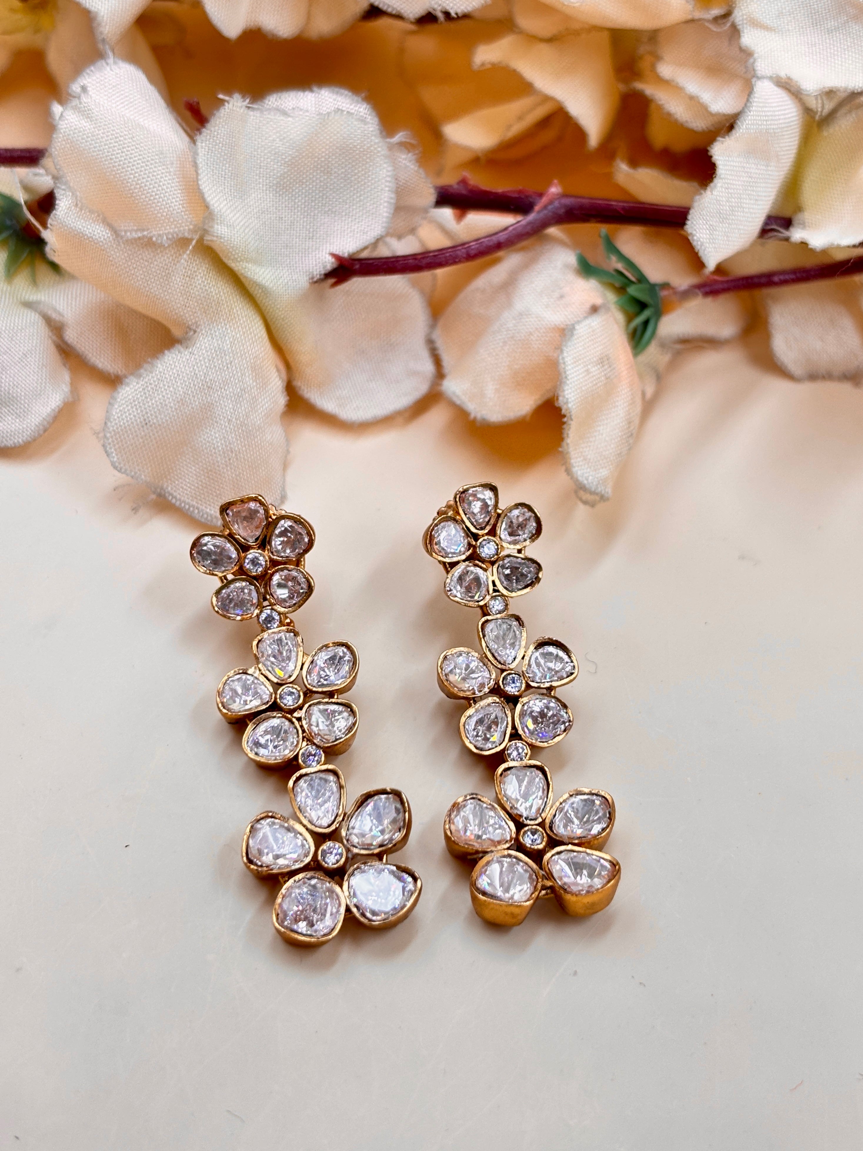 JAZZY EARRING