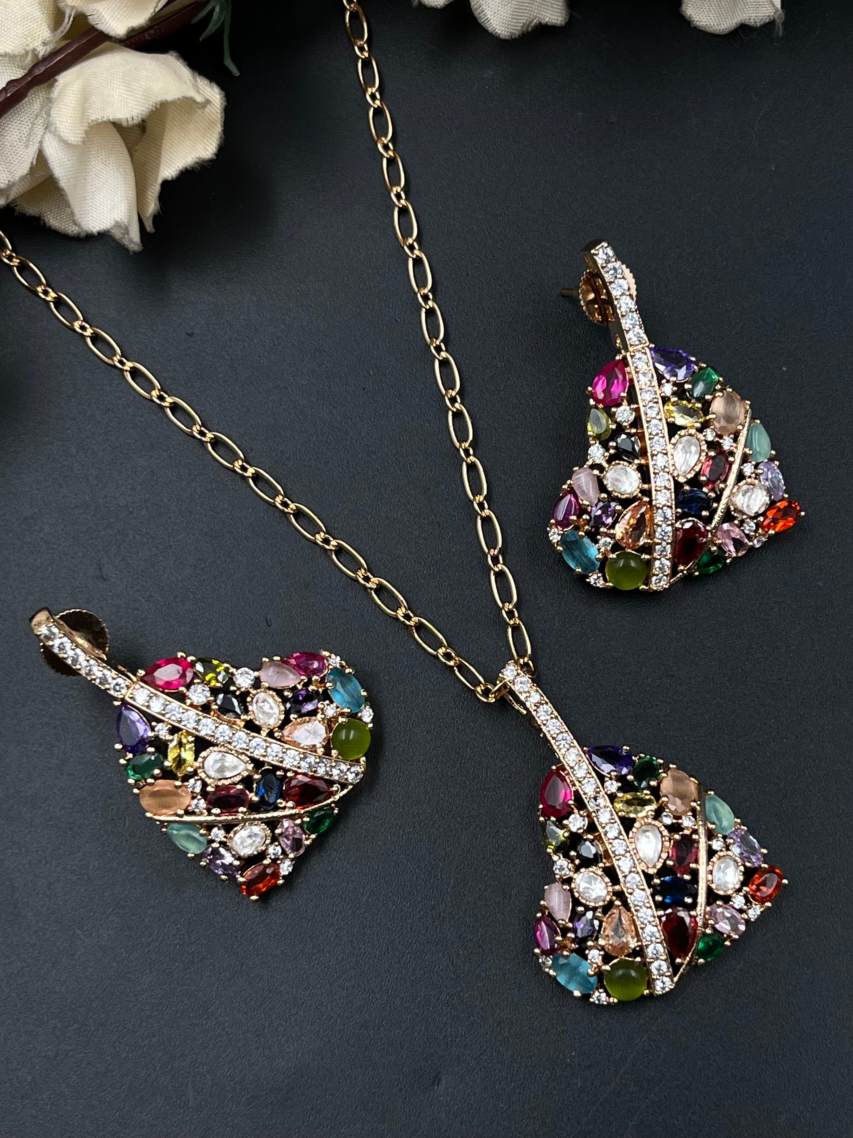 SIYA PENDANT