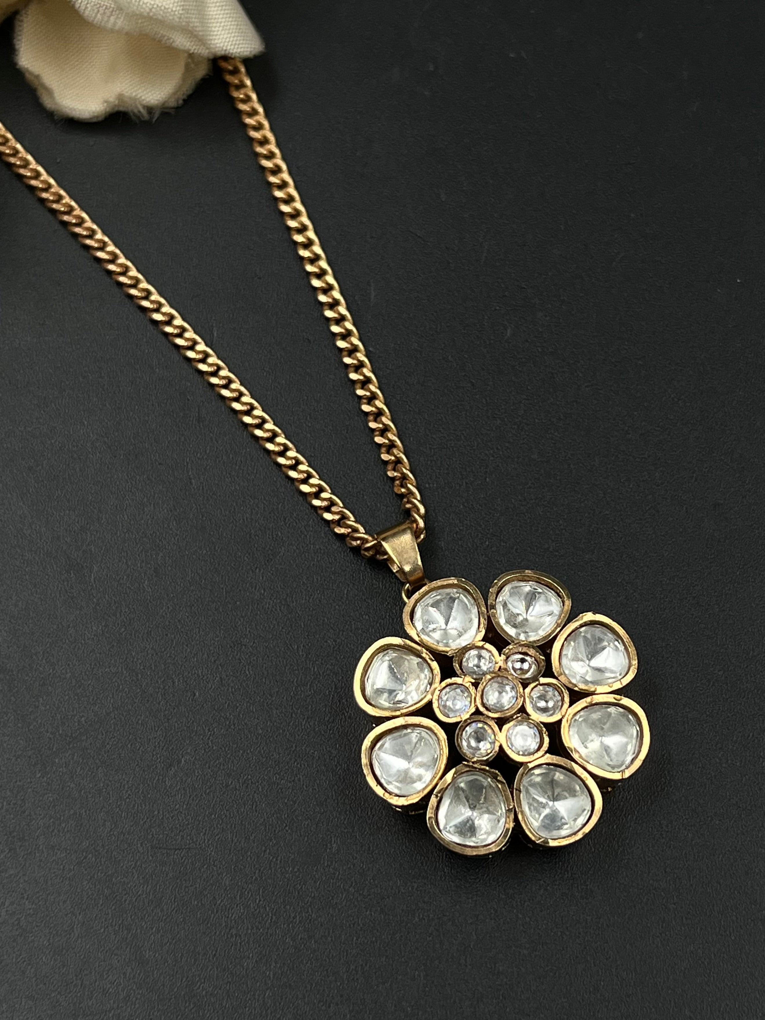 AIYA PENDANT