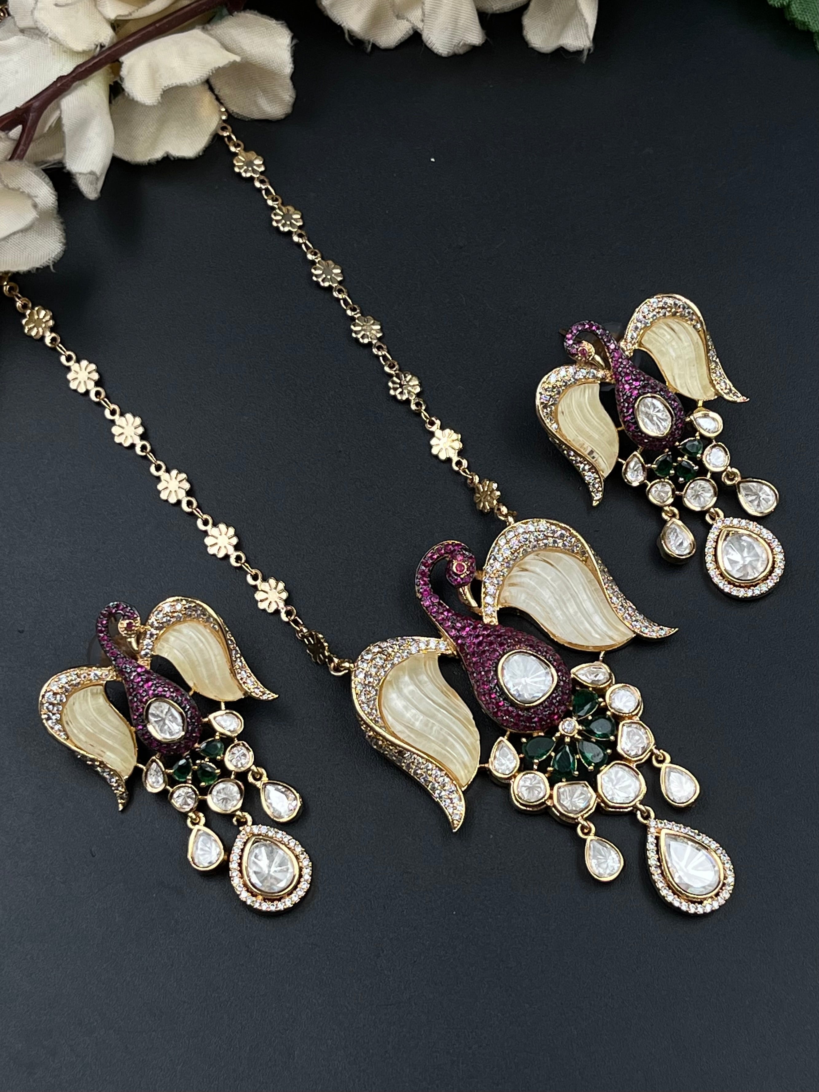 TIYA PENDANT