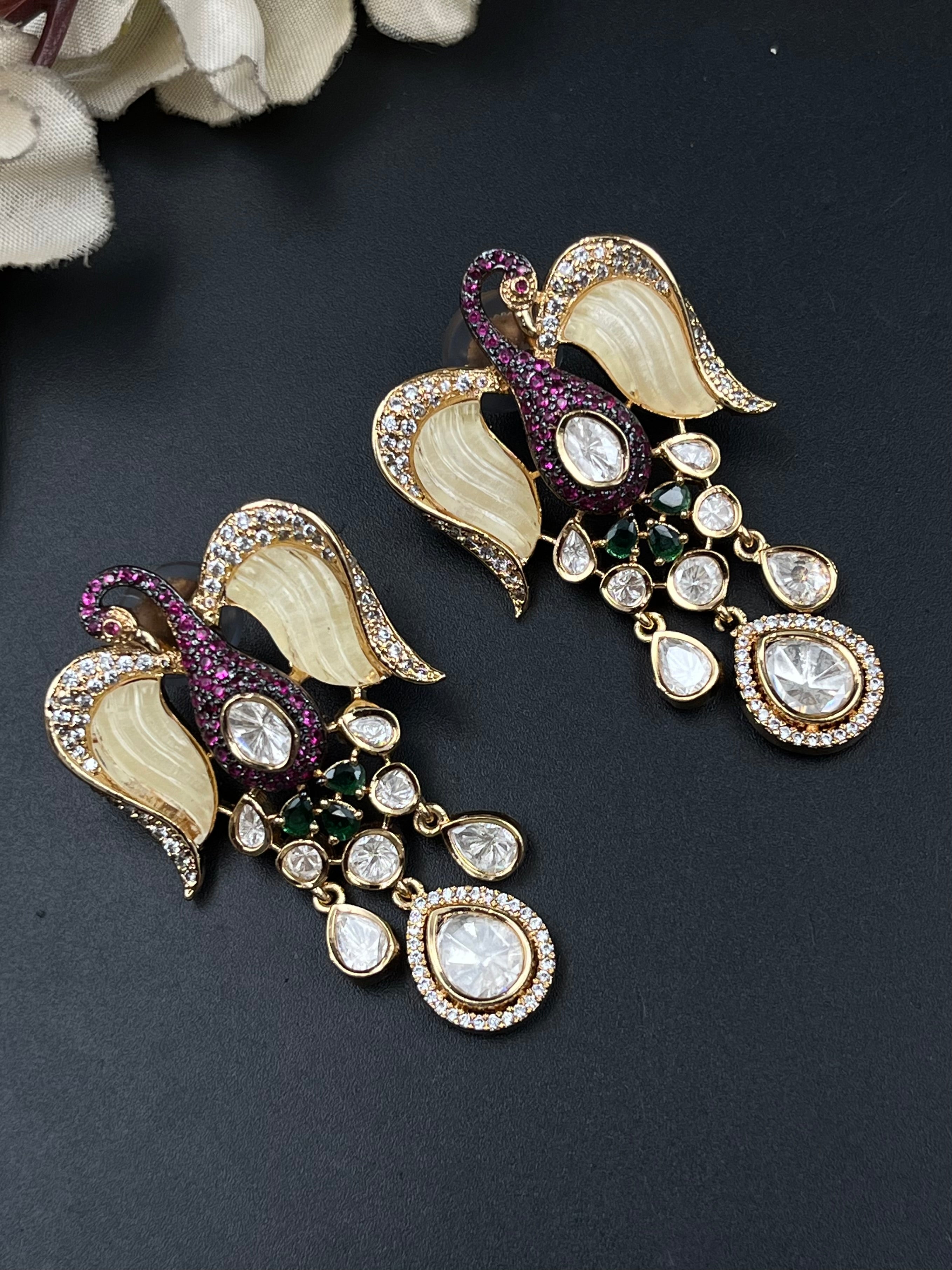 TIYA PENDANT