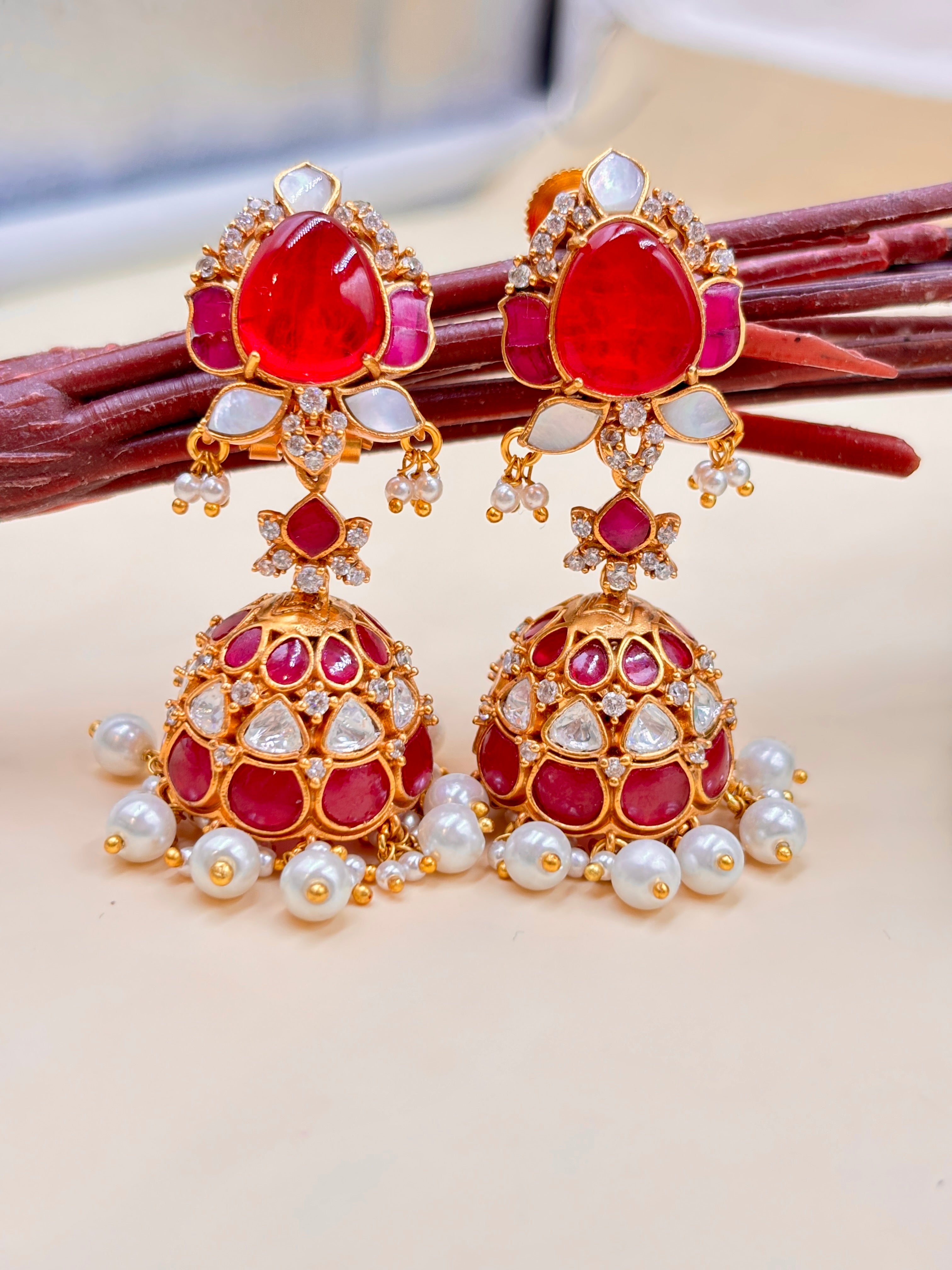 MYLA EARRING