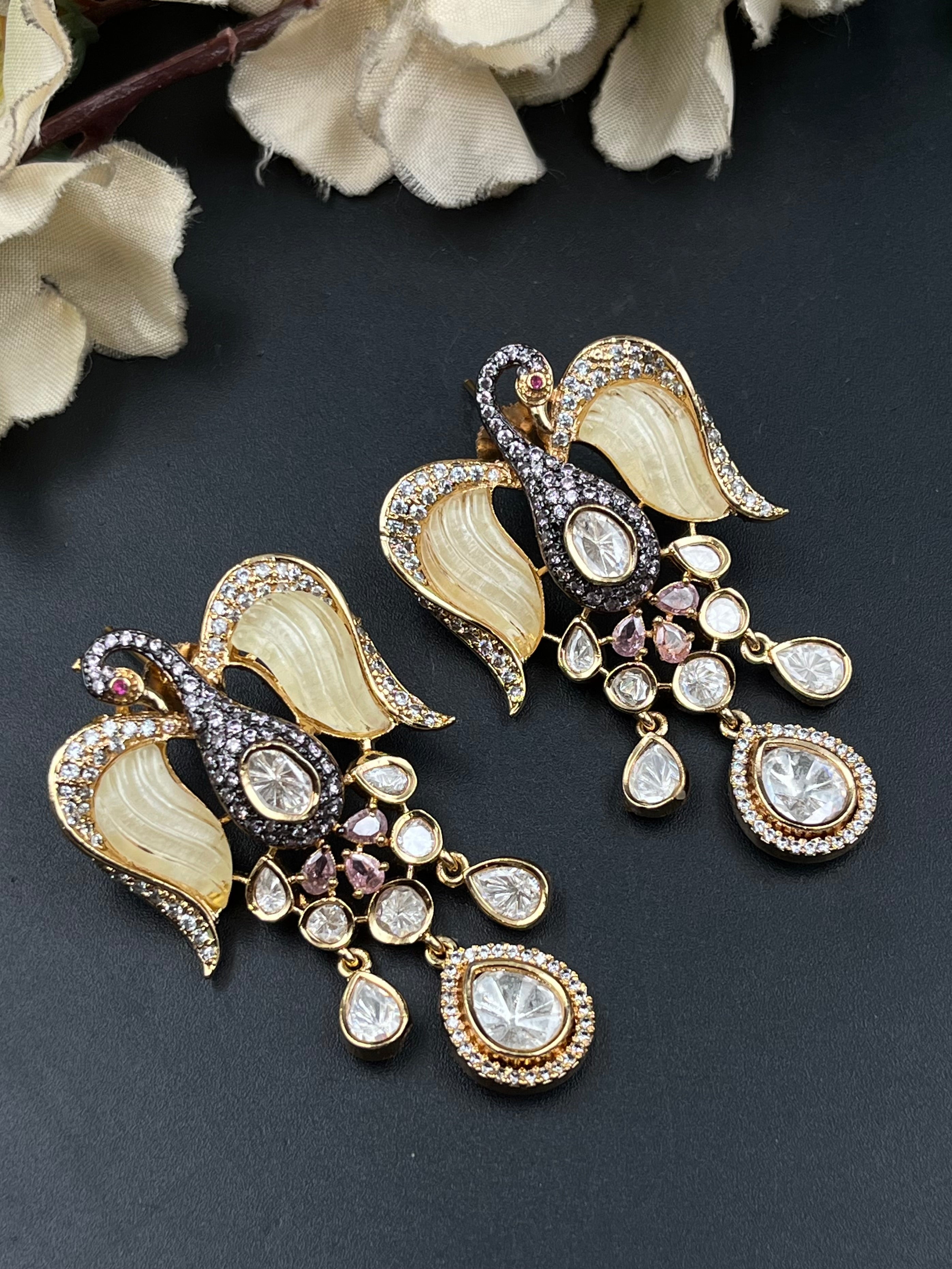 TIYA PENDANT
