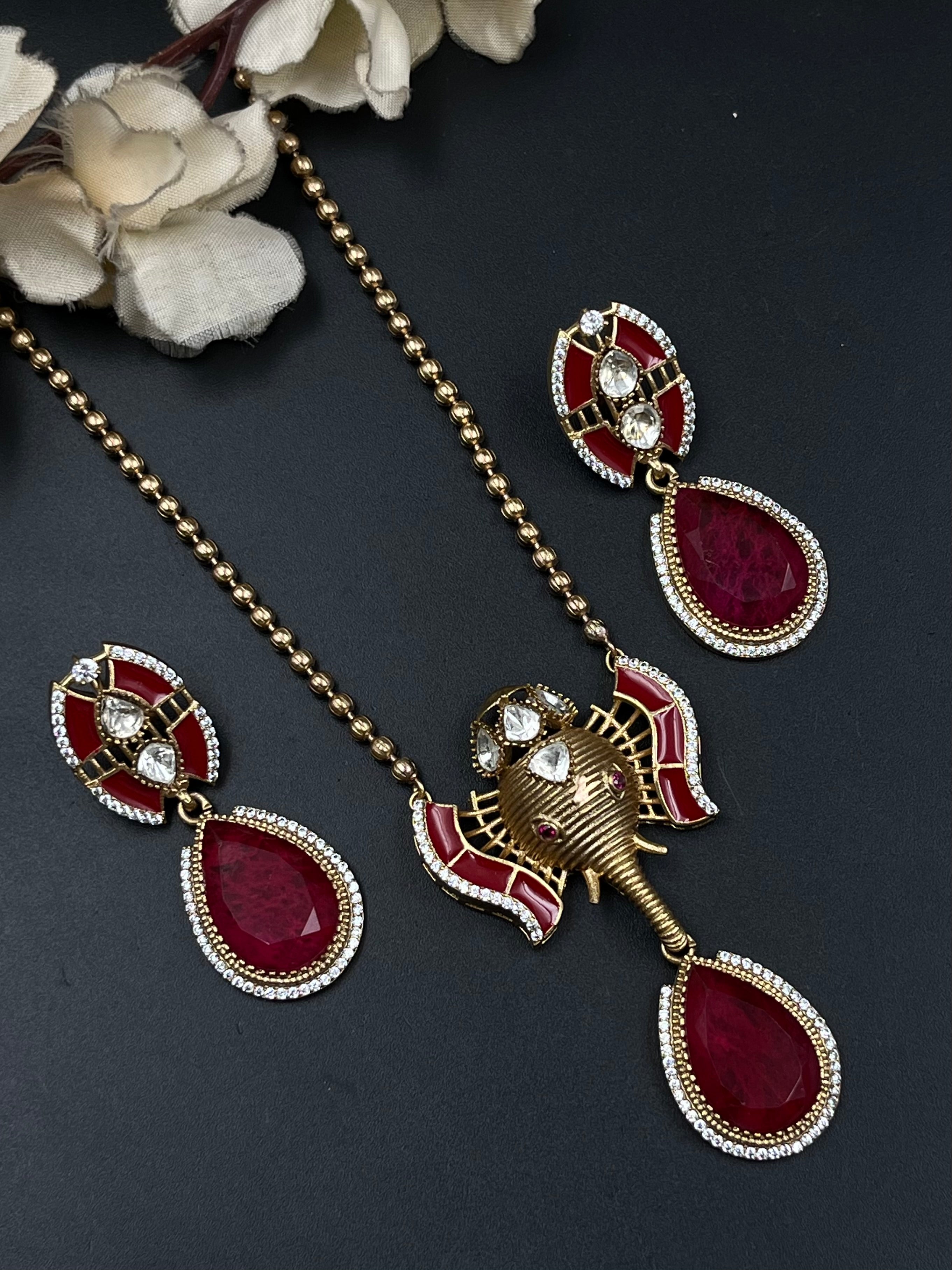 RIYA PENDANT