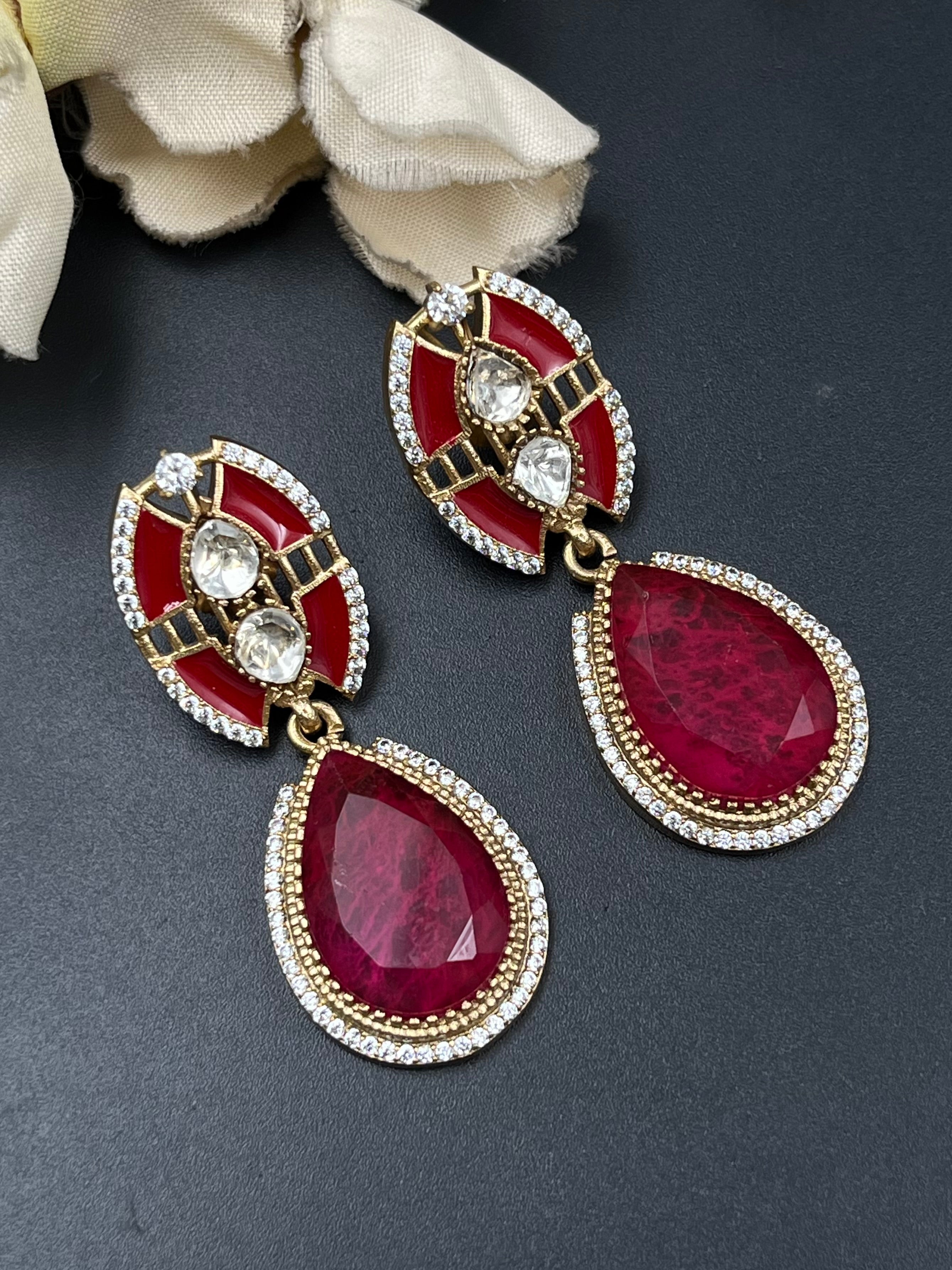 RIYA PENDANT