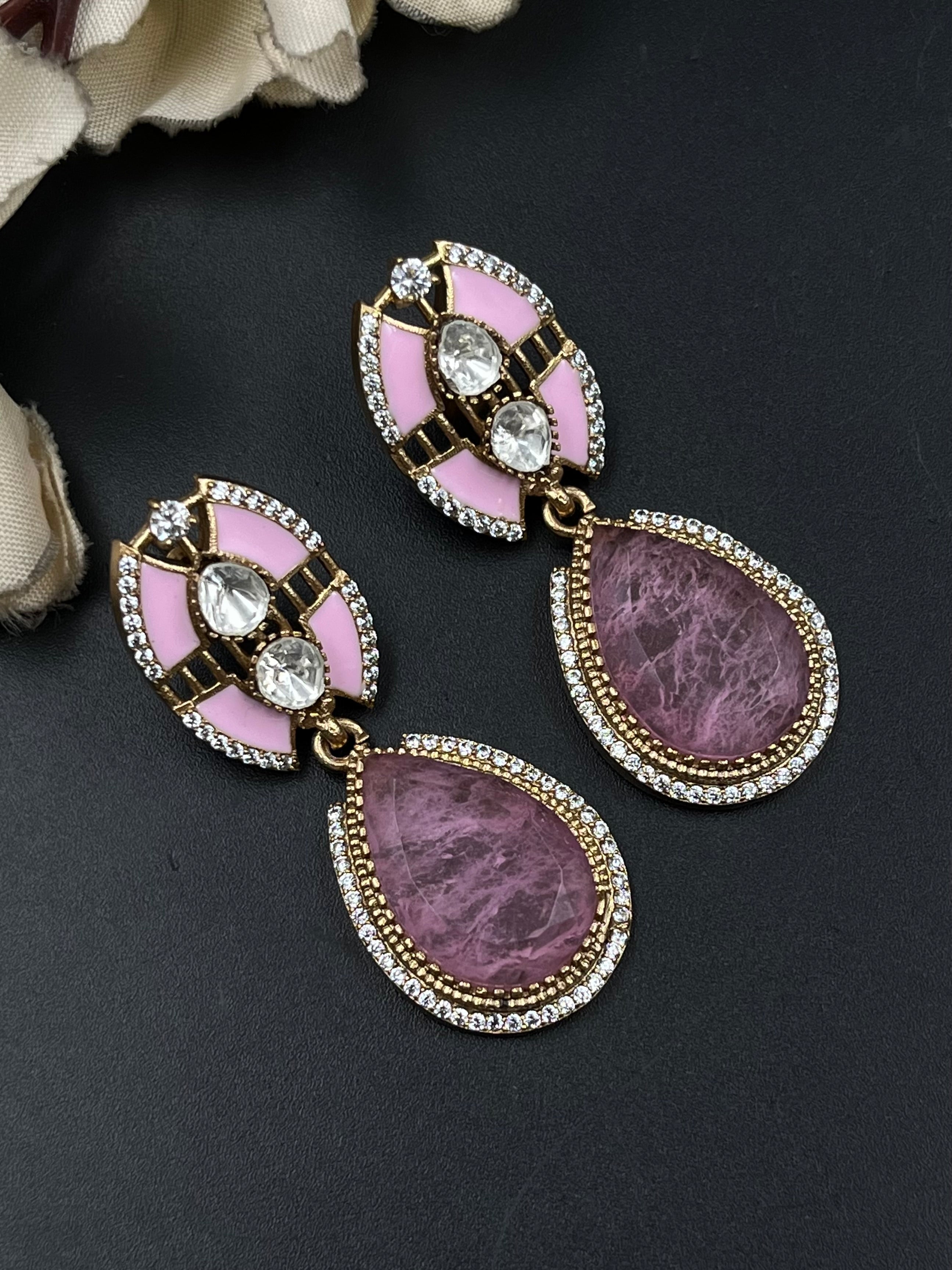 RIYA PENDANT