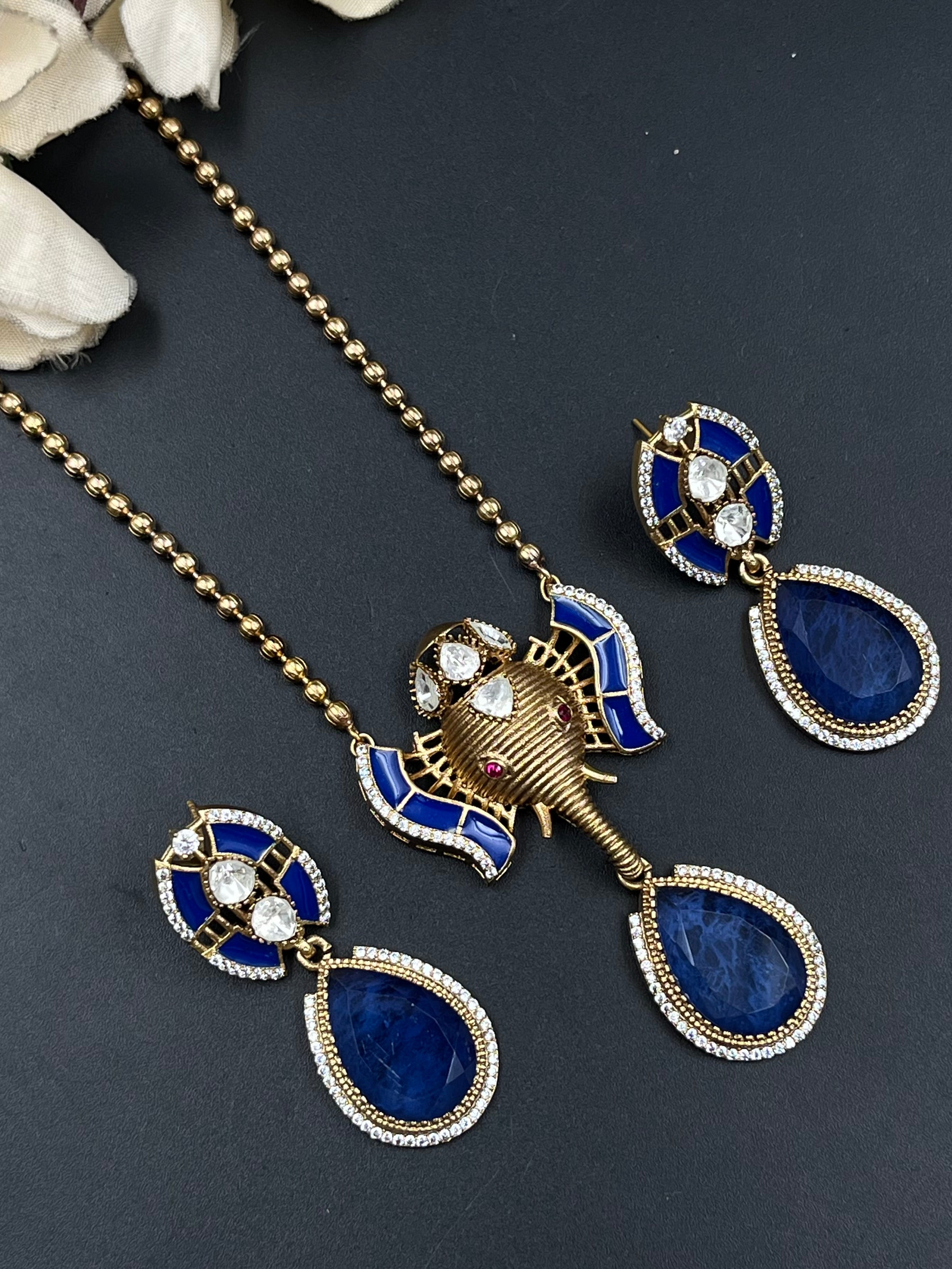 RIYA PENDANT