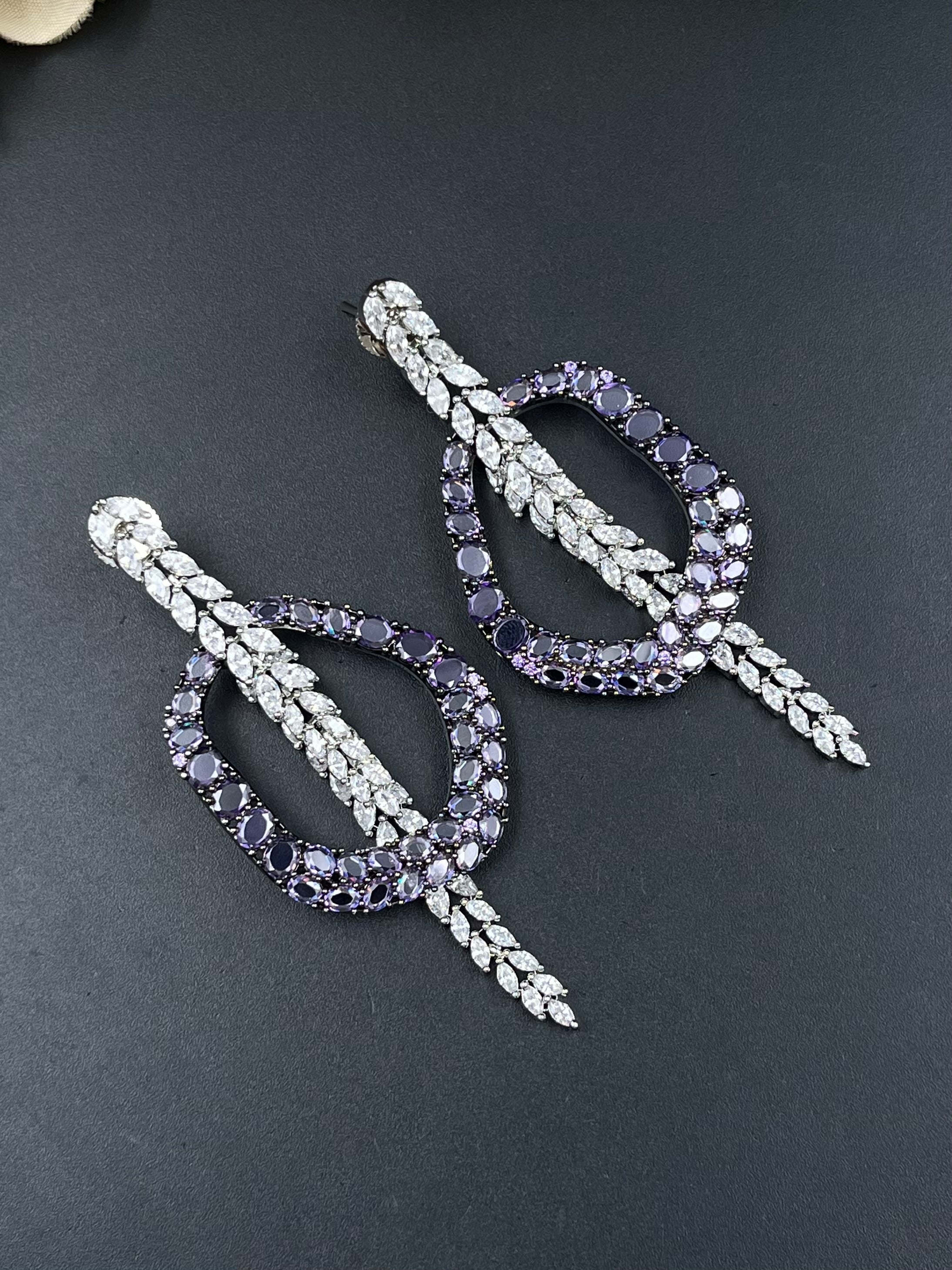 JANA EARRING