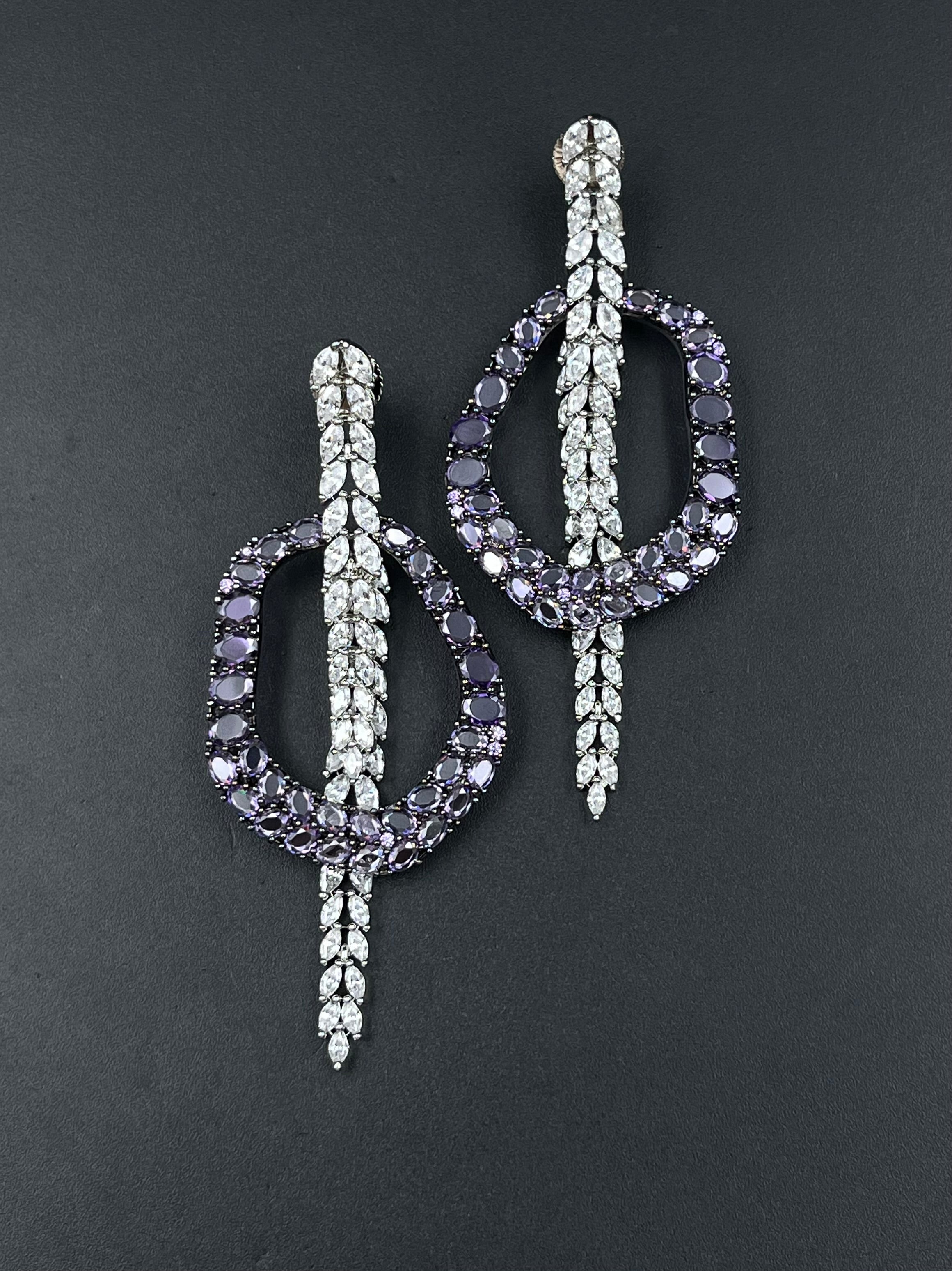 JANA EARRING
