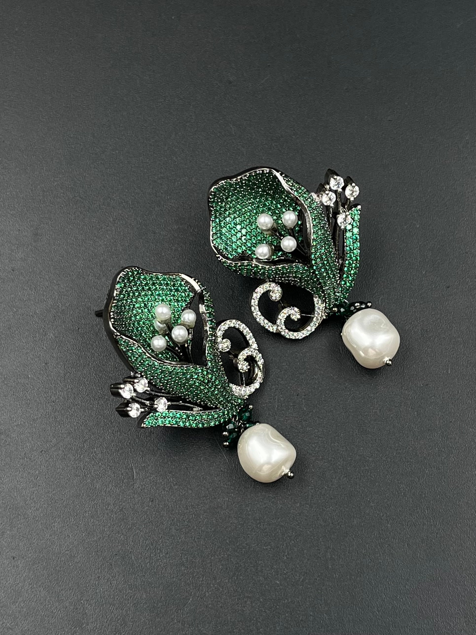 EIYA EARRING