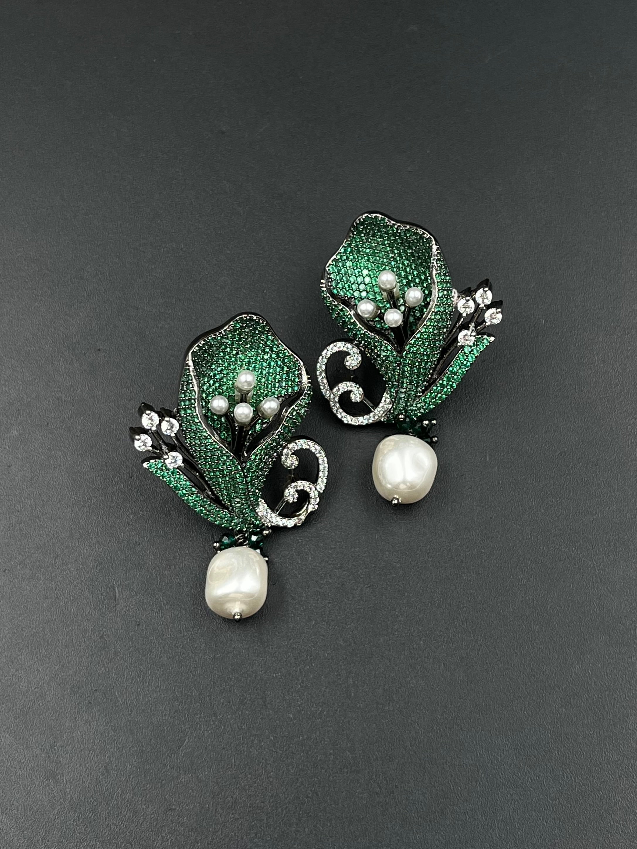 EIYA EARRING