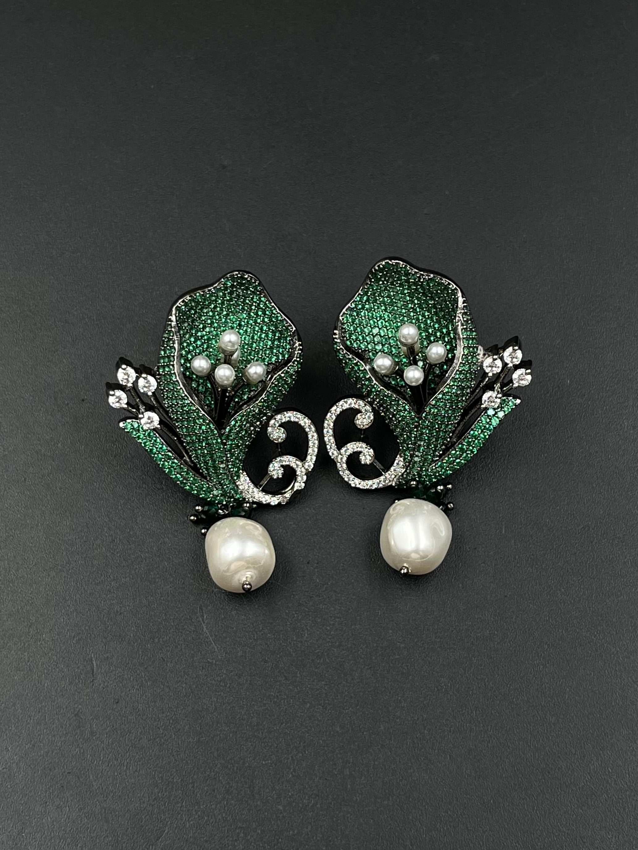 EIYA EARRING