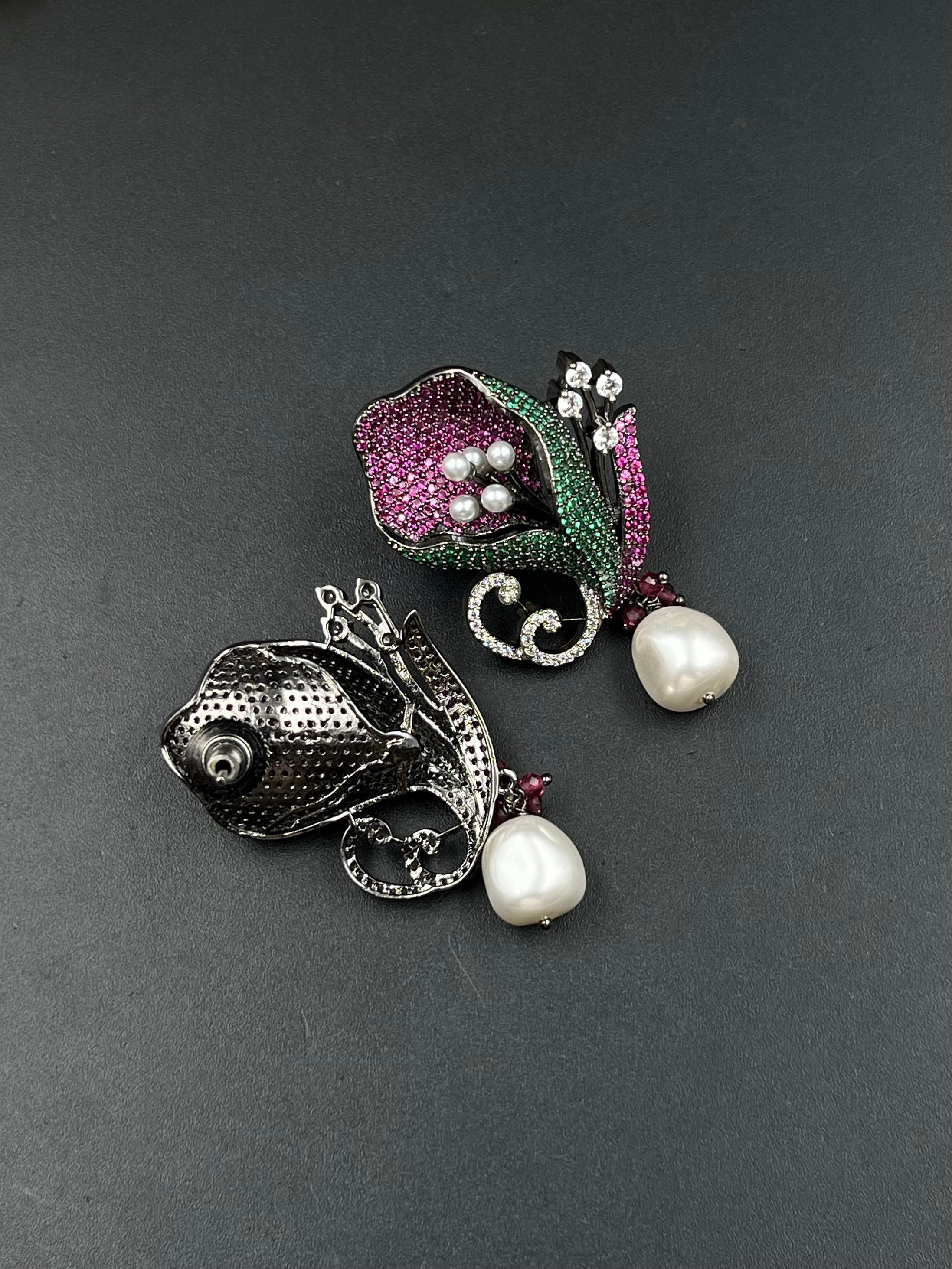 EIYA EARRING