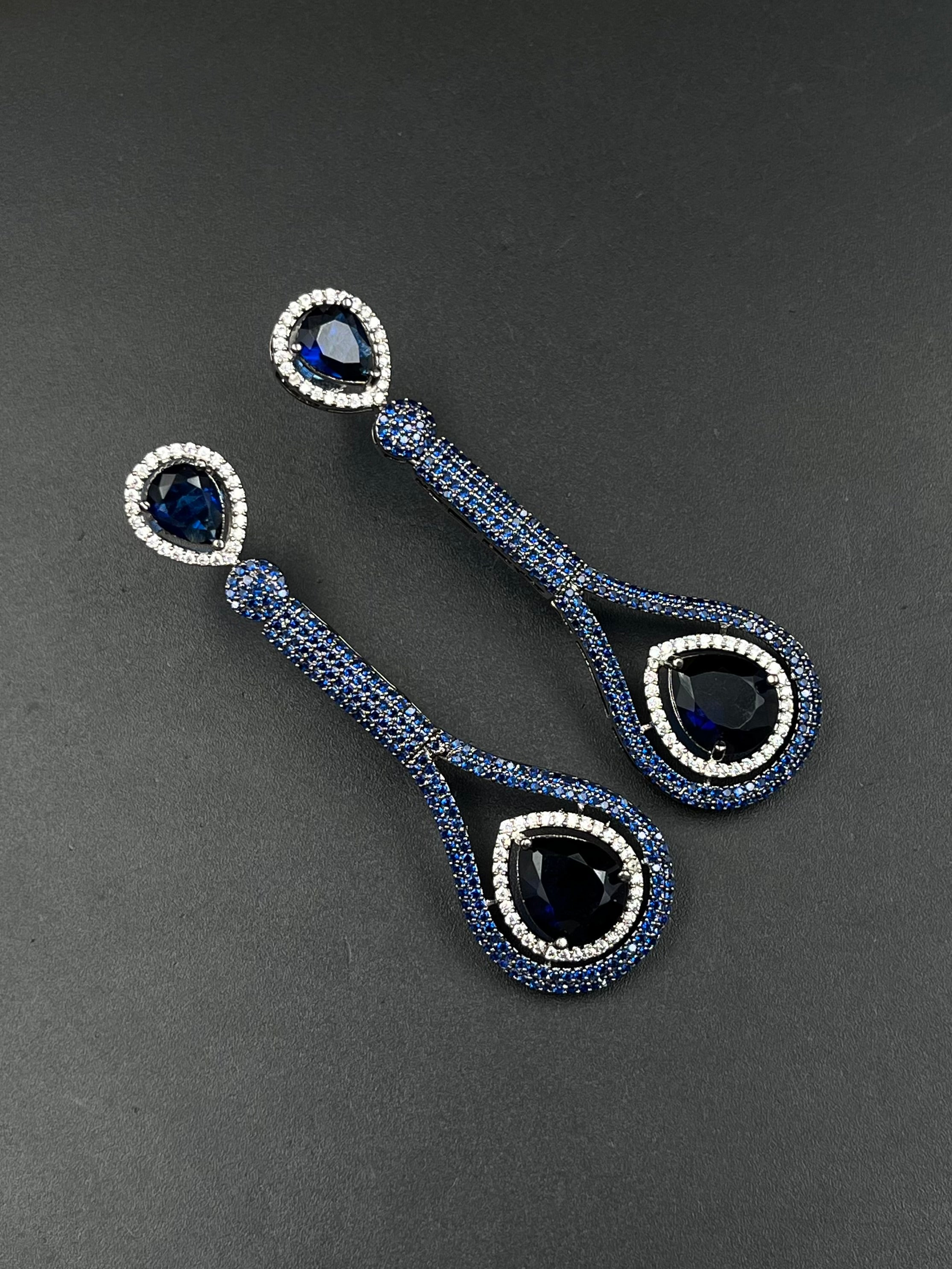 EIYA EARRING