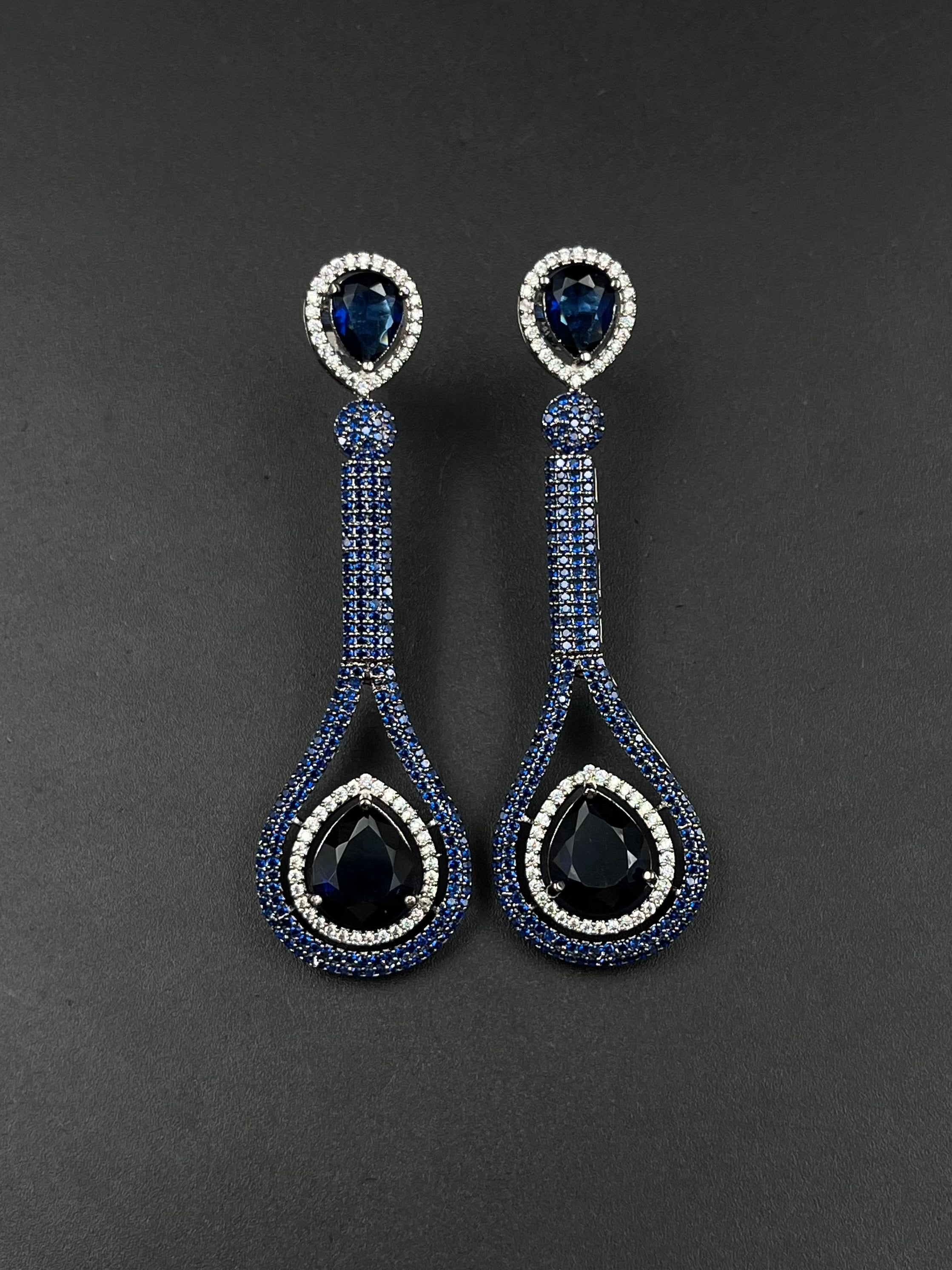EIYA EARRING