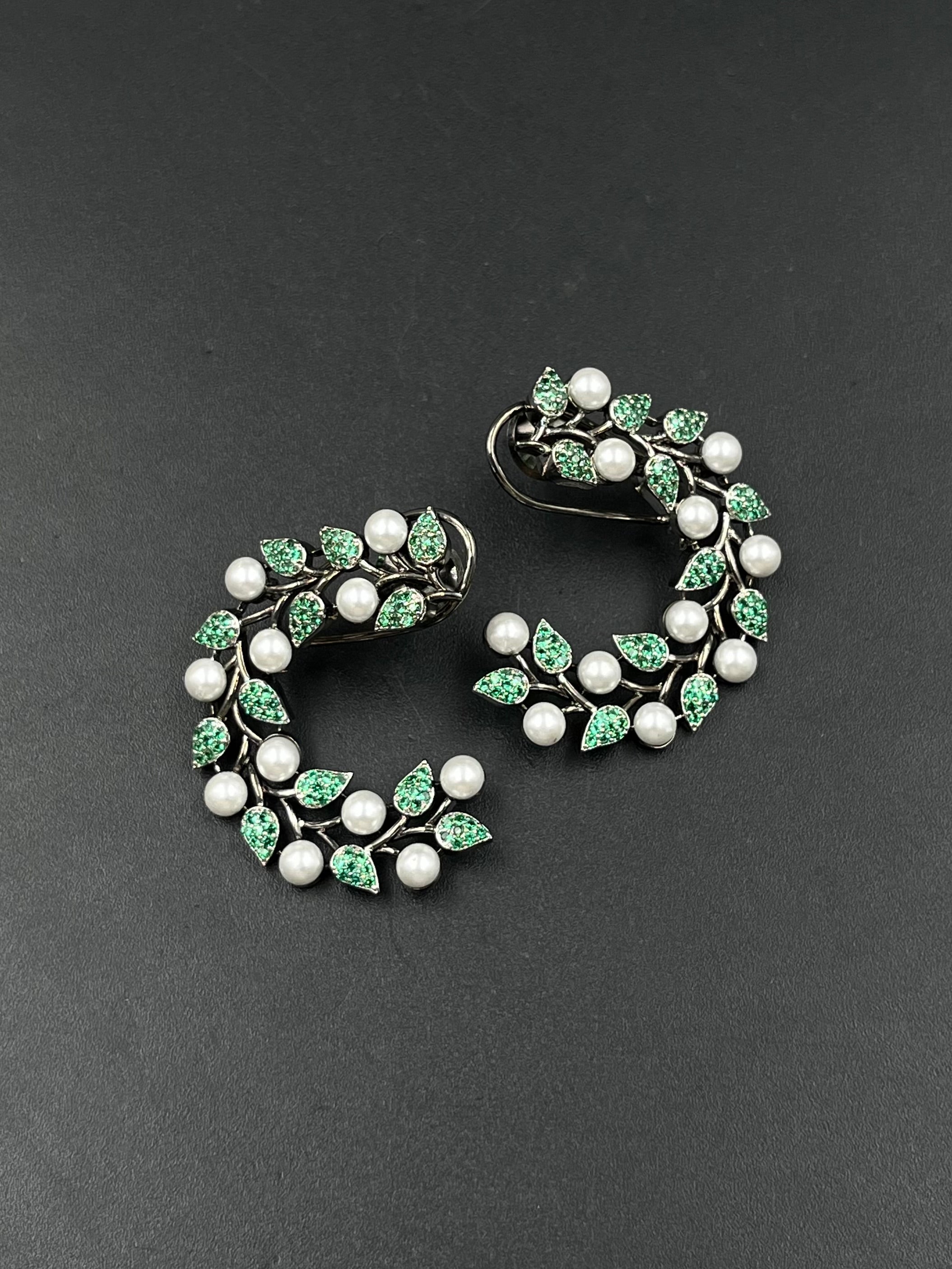 WIYA EARRING