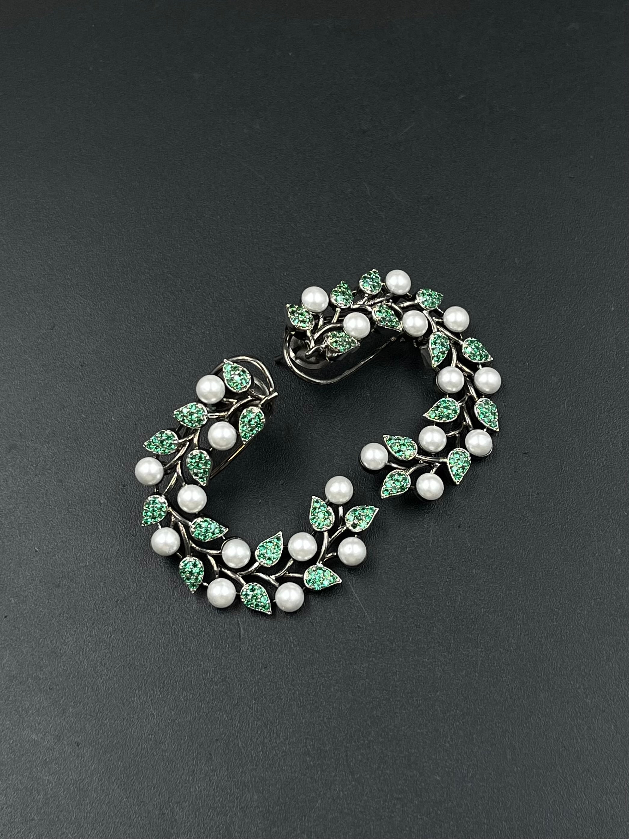 WIYA EARRING
