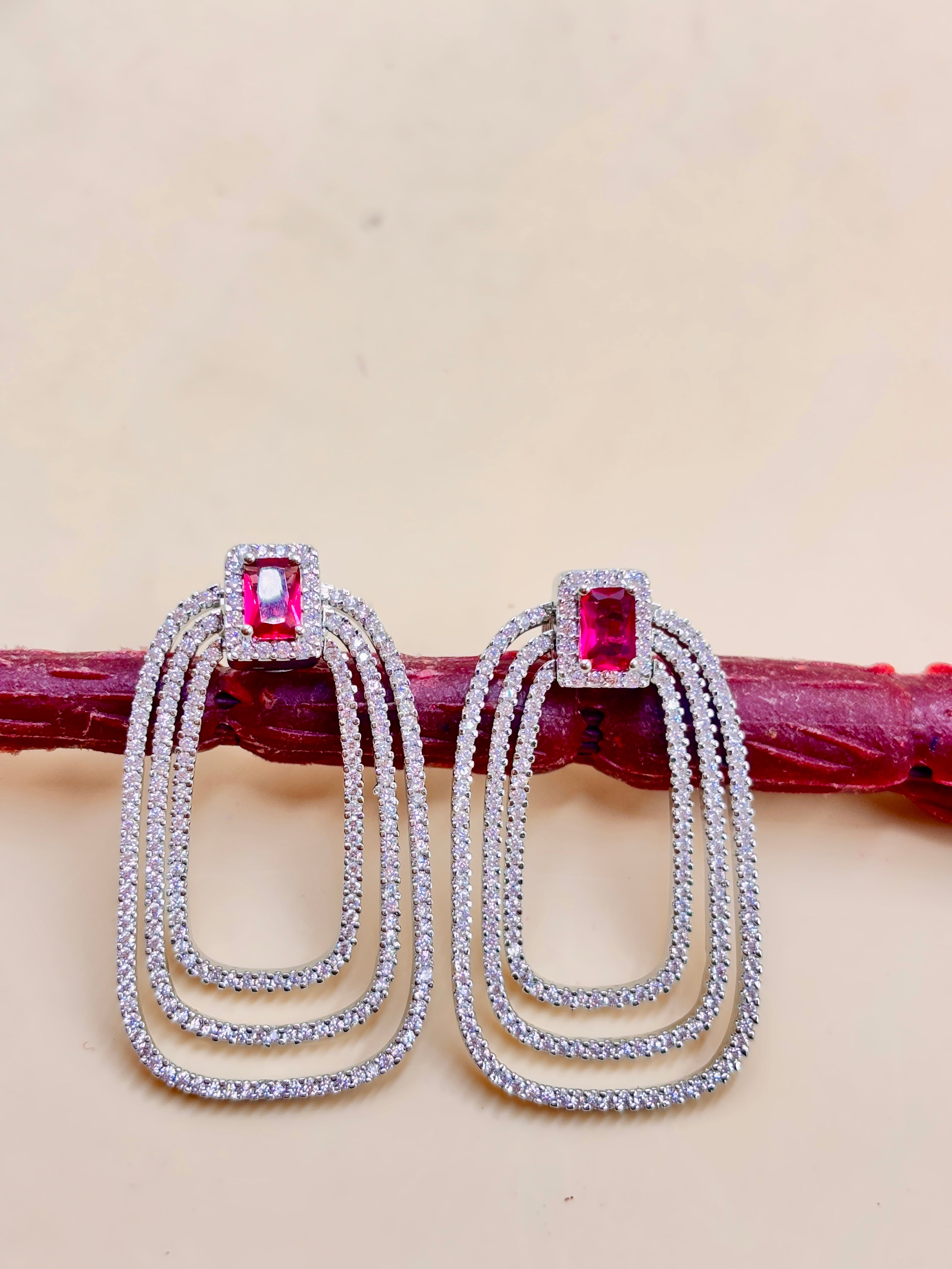 SAIRA EARRING
