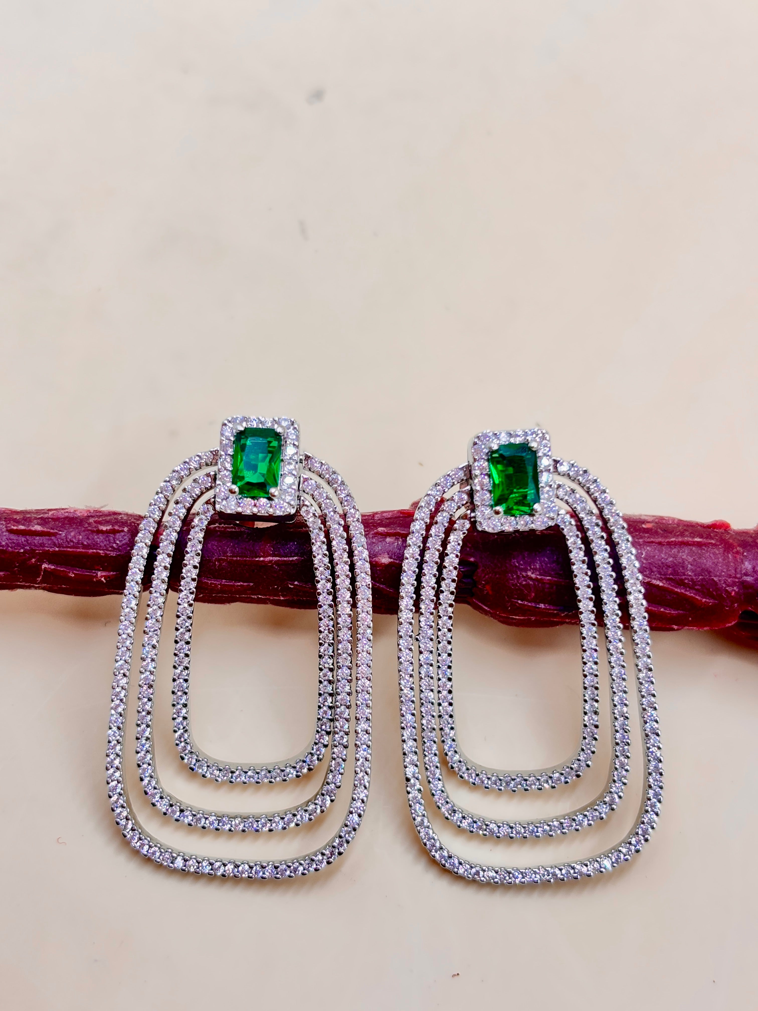 SAIRA EARRING