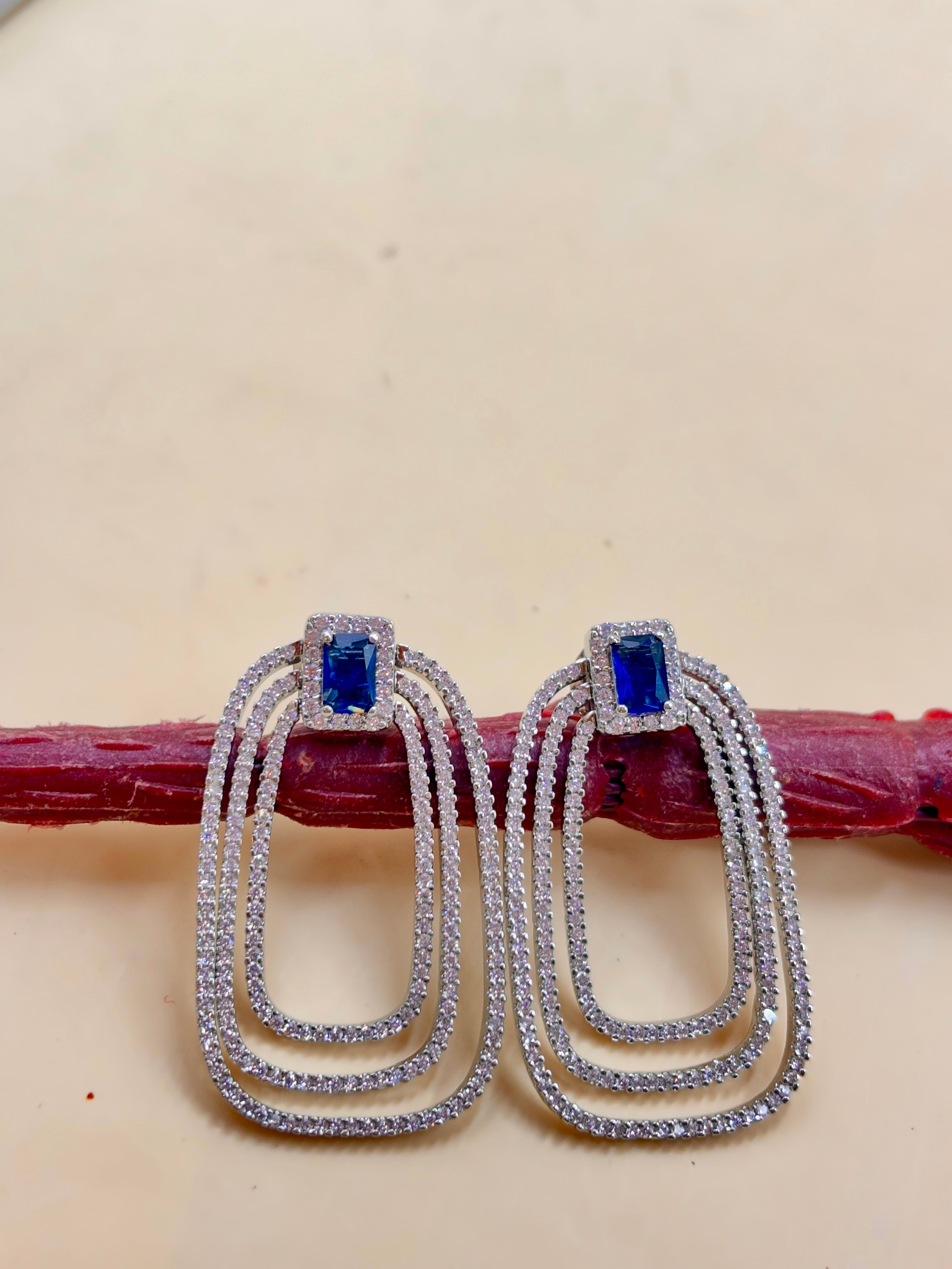 SAIRA EARRING