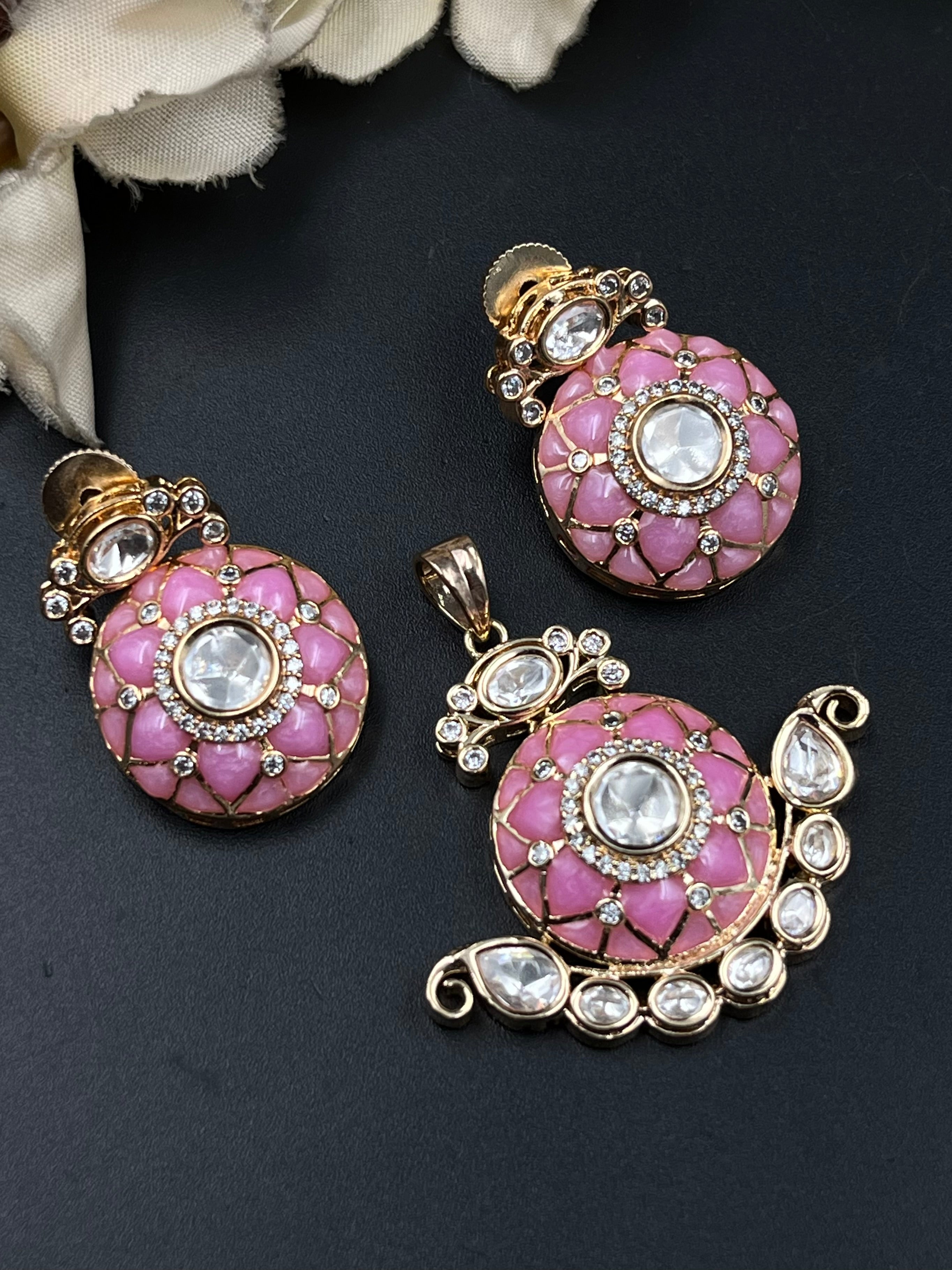 FIYA PENDANT