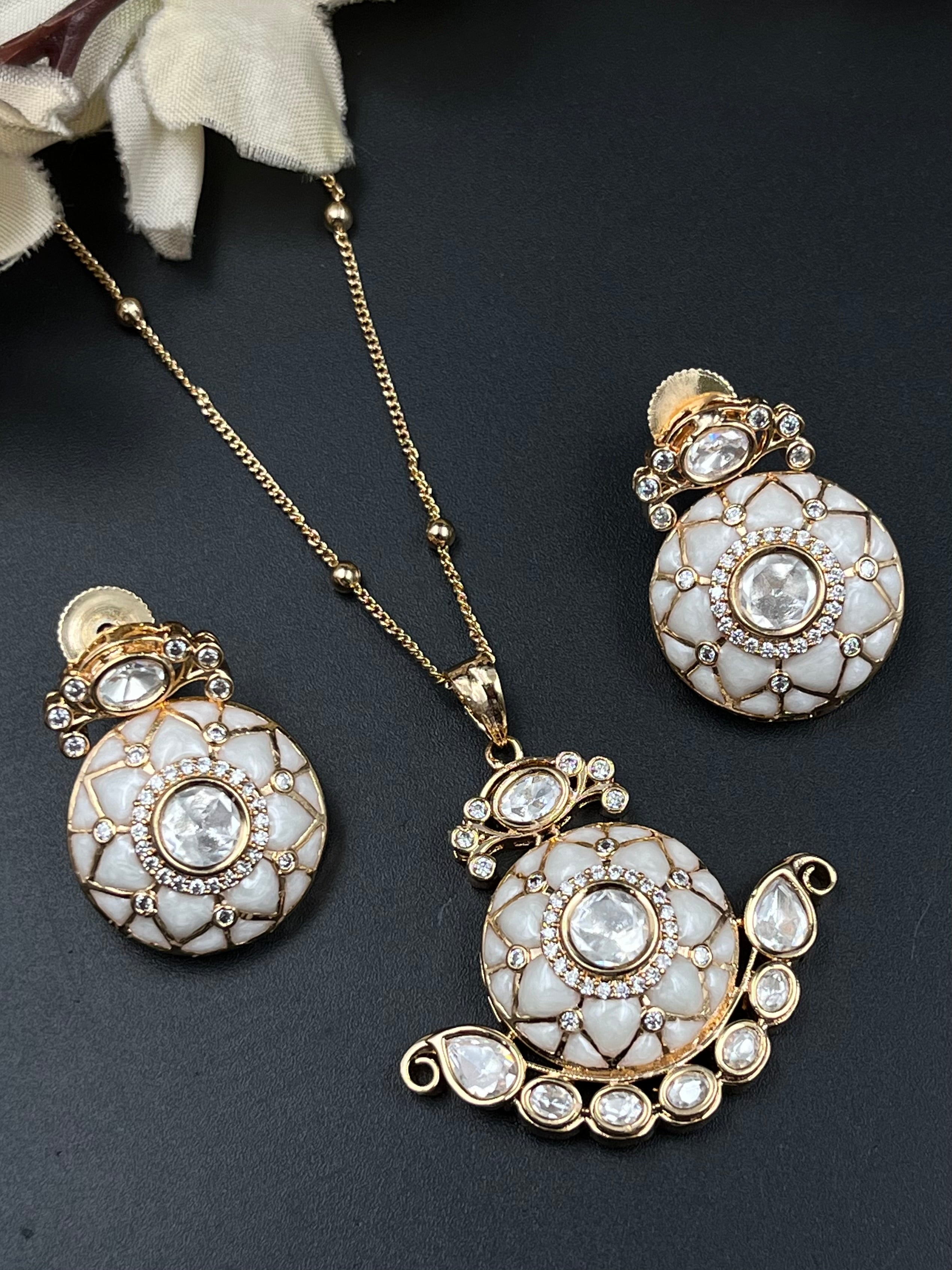 FIYA PENDANT