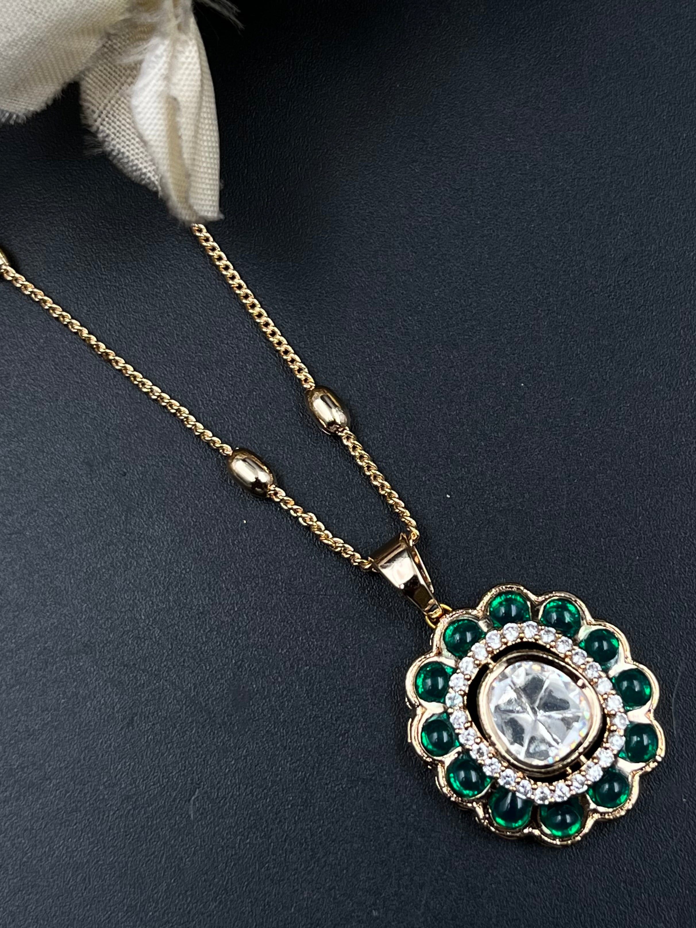 YIYA PENDANT