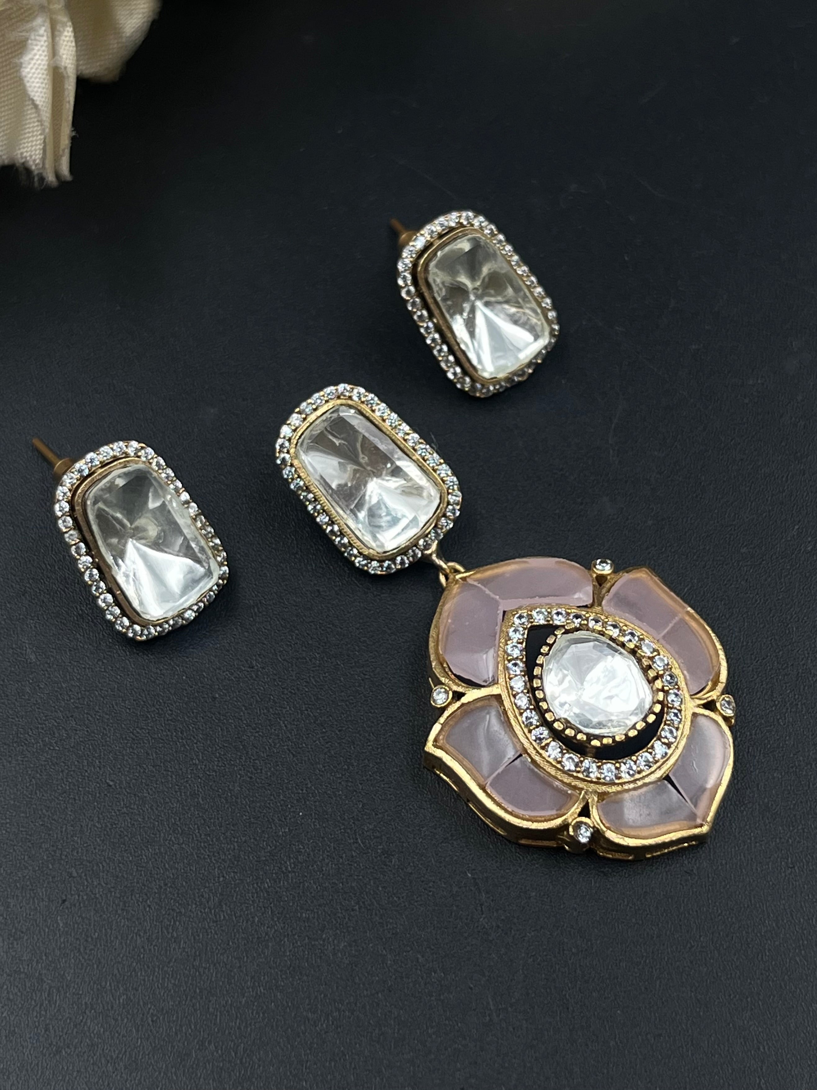 XIYA PENDANT